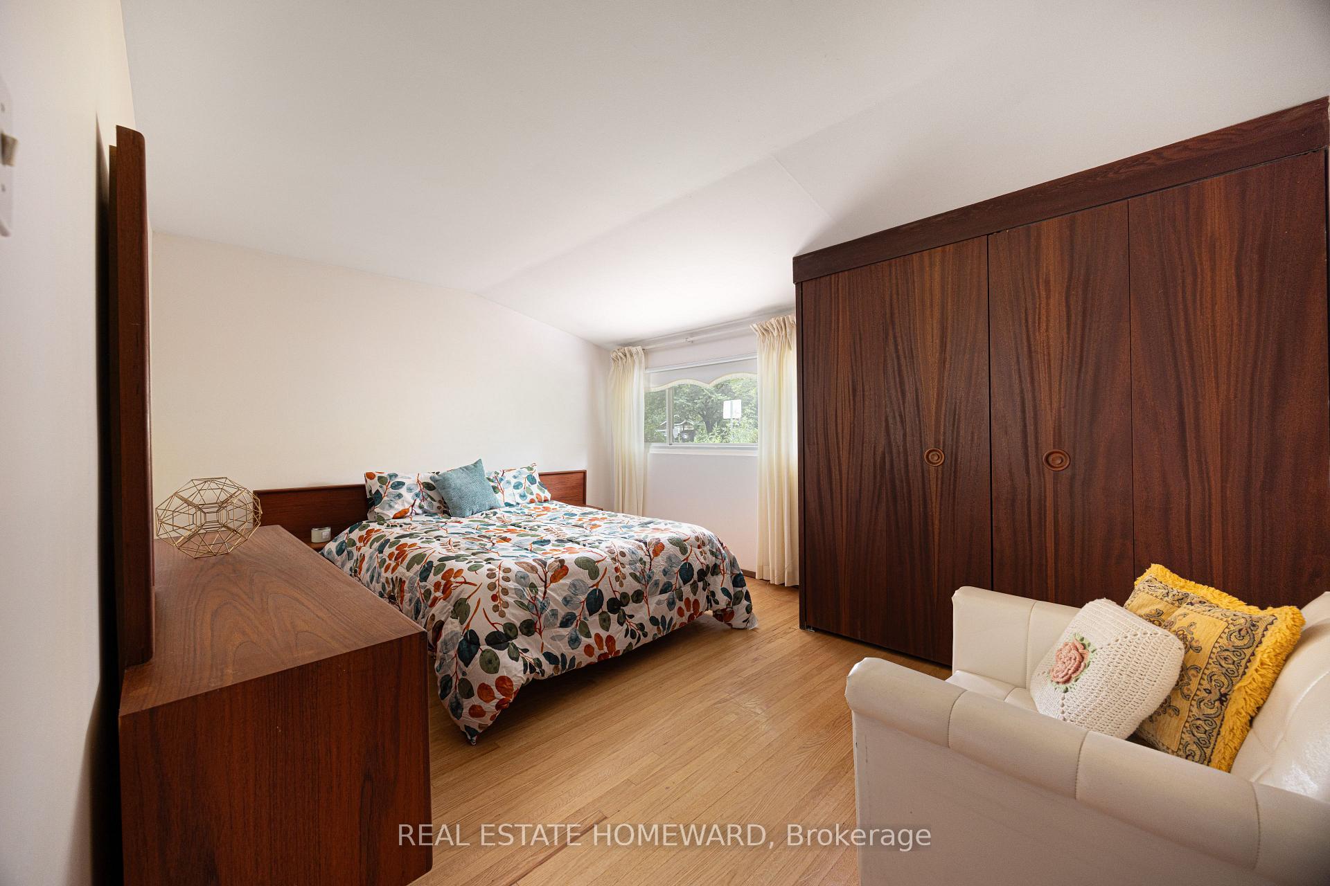 Photo 17 of 23 Norbury Crescent, Scarborough, Bendale — HOMEH