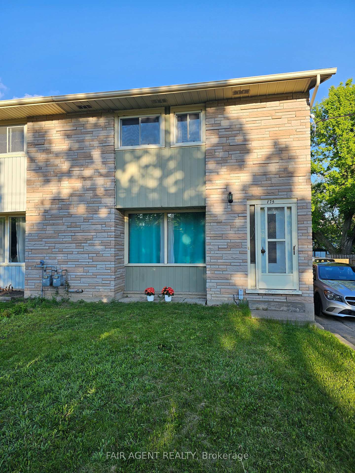Photo 2 of 175 Fourth Avenue, Kitchener, Fairview/Kingsdale — HOMEH