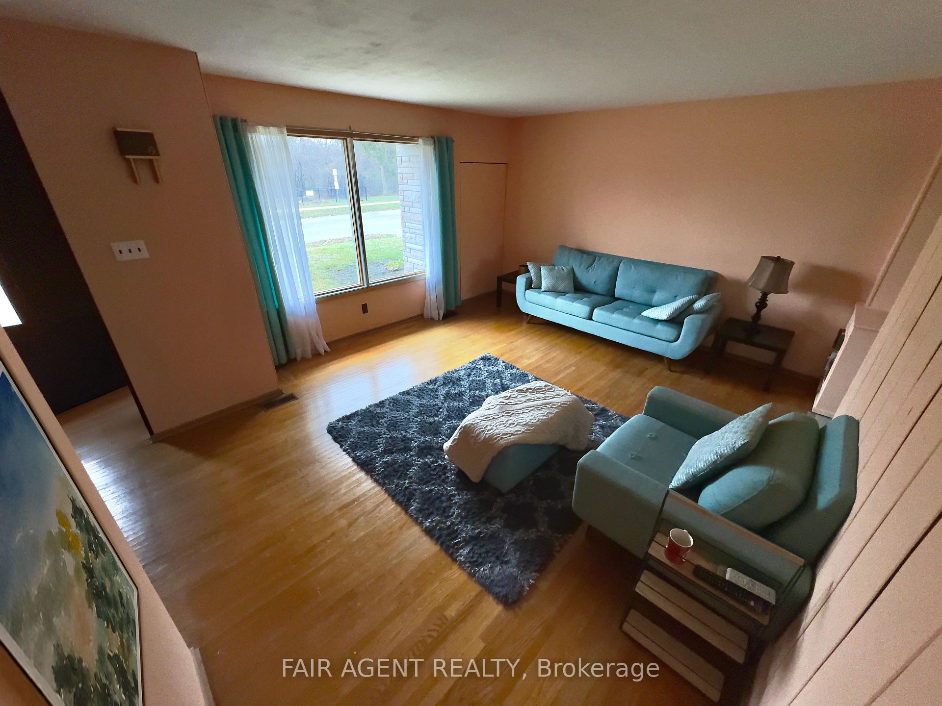 Photo 4 of 175 Fourth Avenue, Kitchener, Fairview/Kingsdale — HOMEH