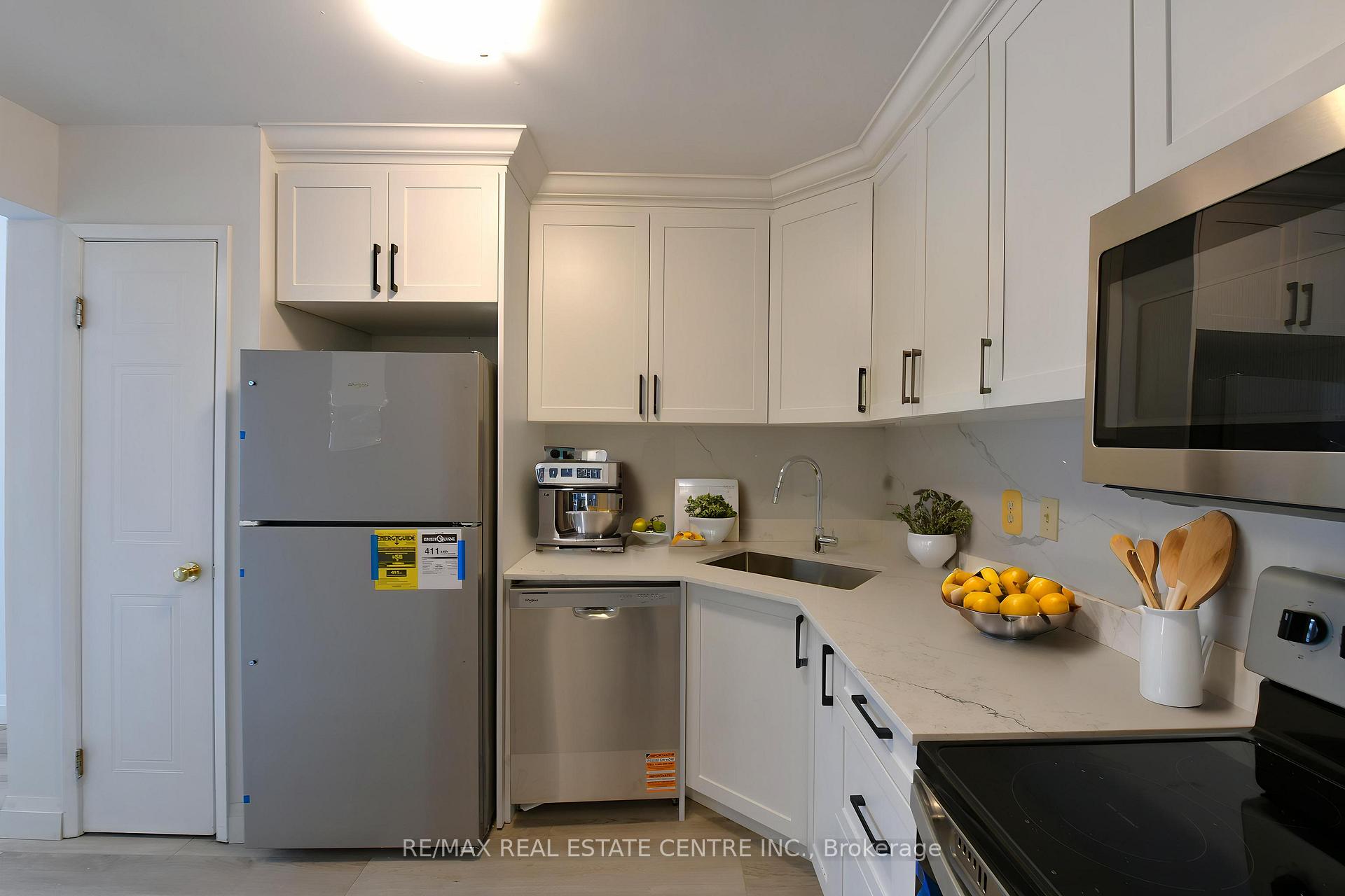 Photo 4 of Unit 111, 1247 Huron Street, London, East C — HOMEH