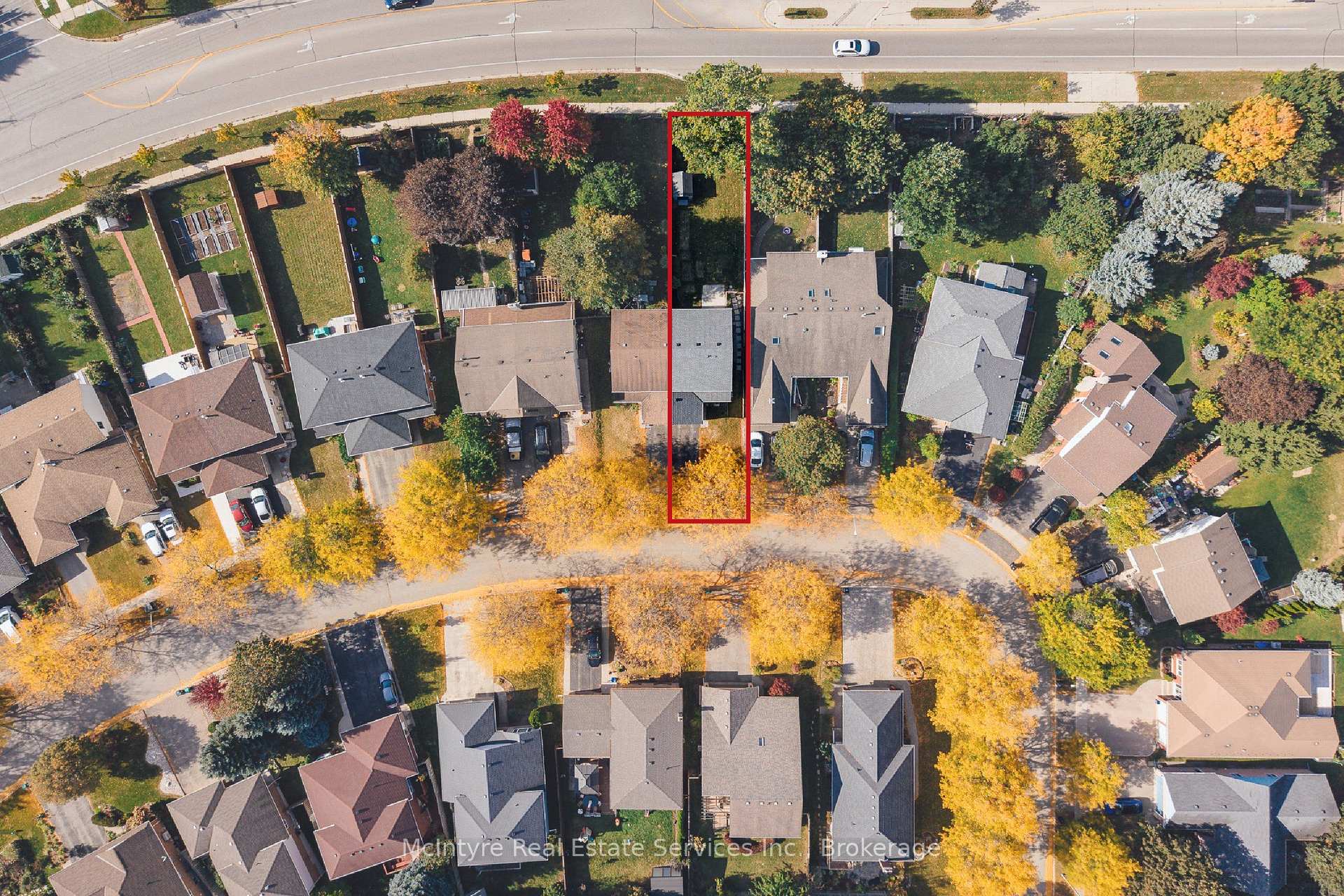 Photo 3 of 537B Barwick Crescent, Waterloo, Colonial Acres — HOMEH