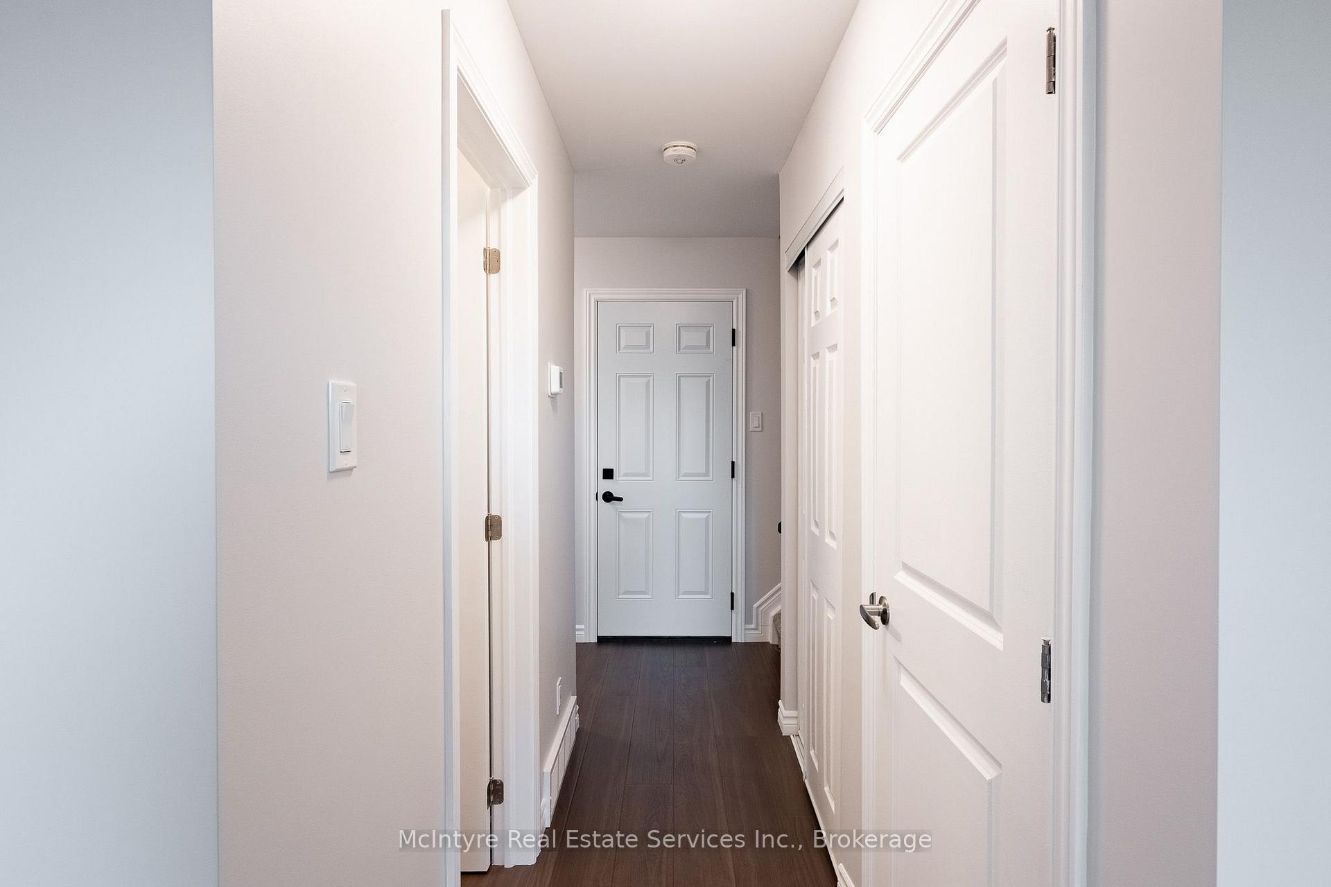 Photo 16 of 537B Barwick Crescent, Waterloo, Colonial Acres — HOMEH