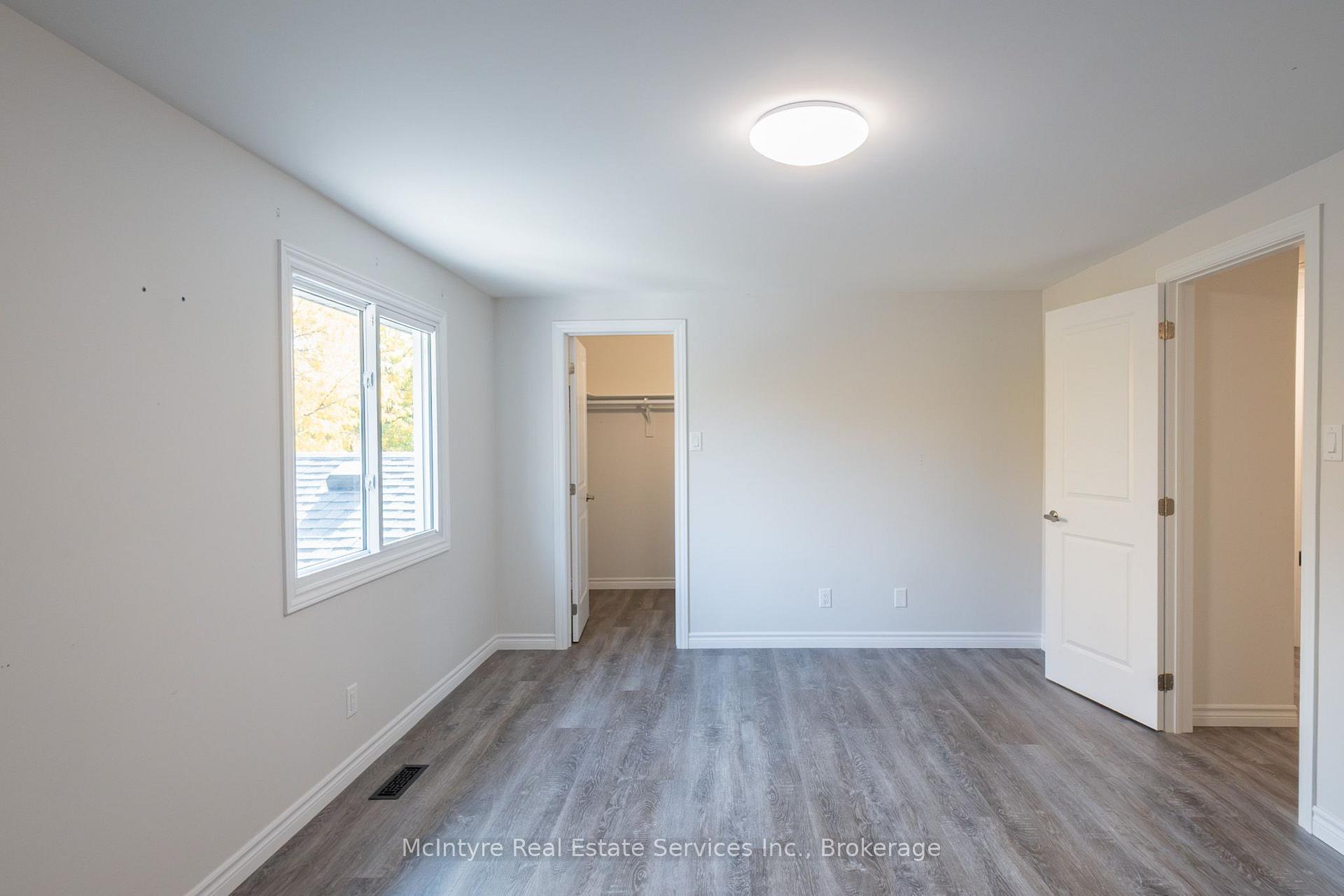 Photo 32 of 537B Barwick Crescent, Waterloo, Colonial Acres — HOMEH
