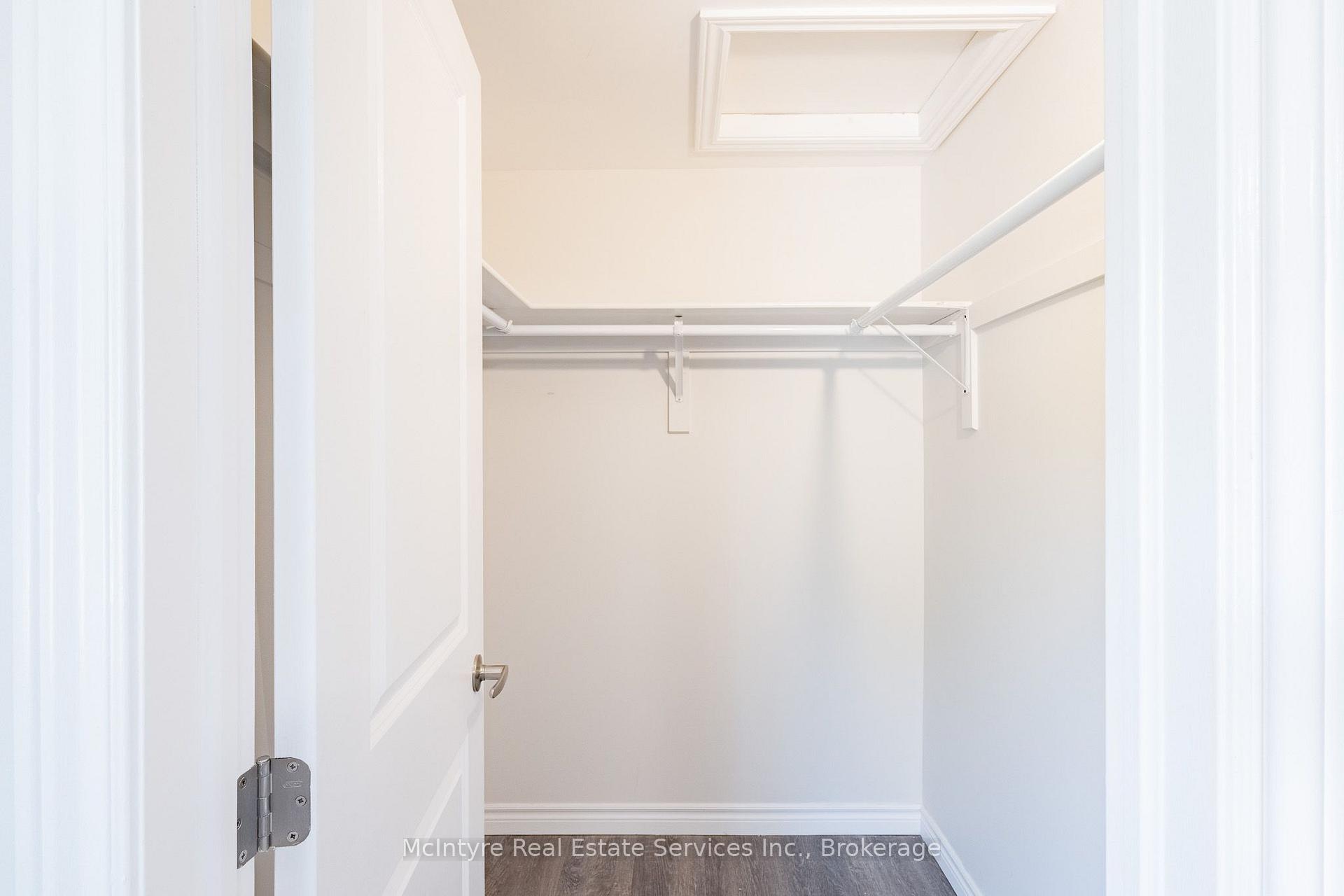 Photo 33 of 537B Barwick Crescent, Waterloo, Colonial Acres — HOMEH