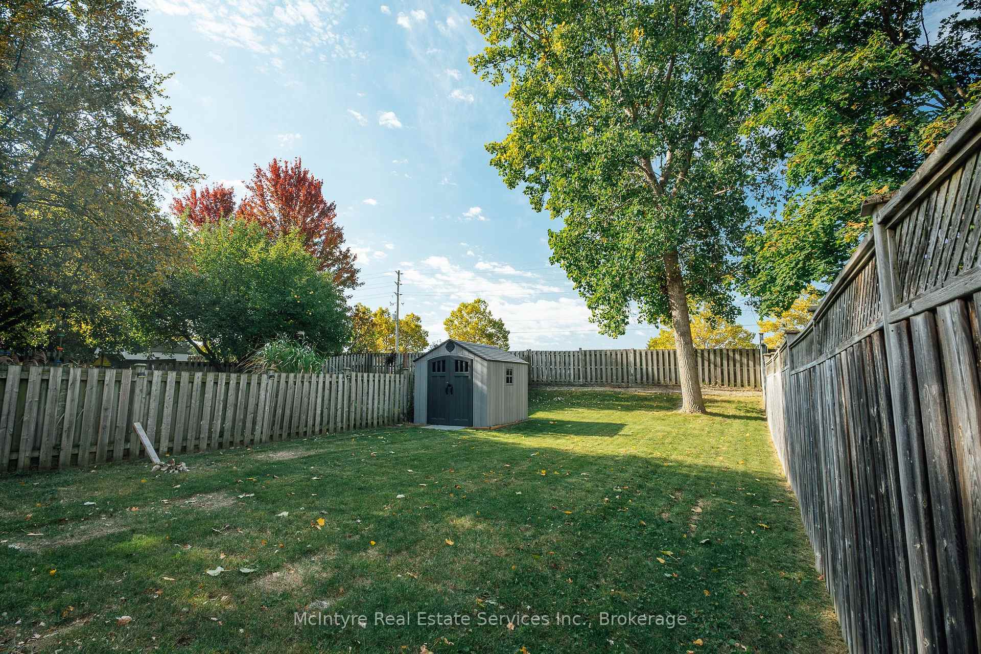 Photo 44 of 537B Barwick Crescent, Waterloo, Colonial Acres — HOMEH