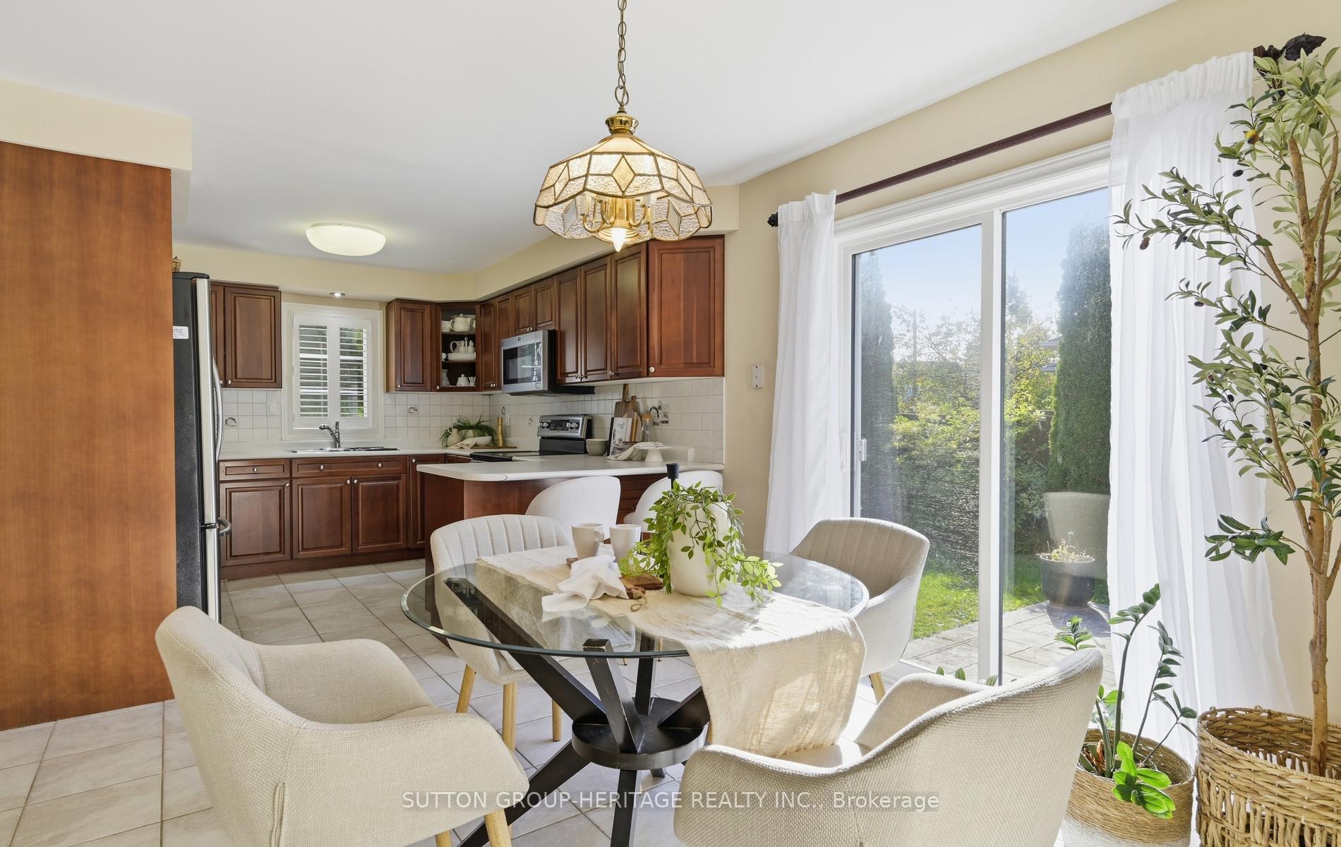 Photo 5 of 2 Beadle Drive, Ajax, South East — HOMEH