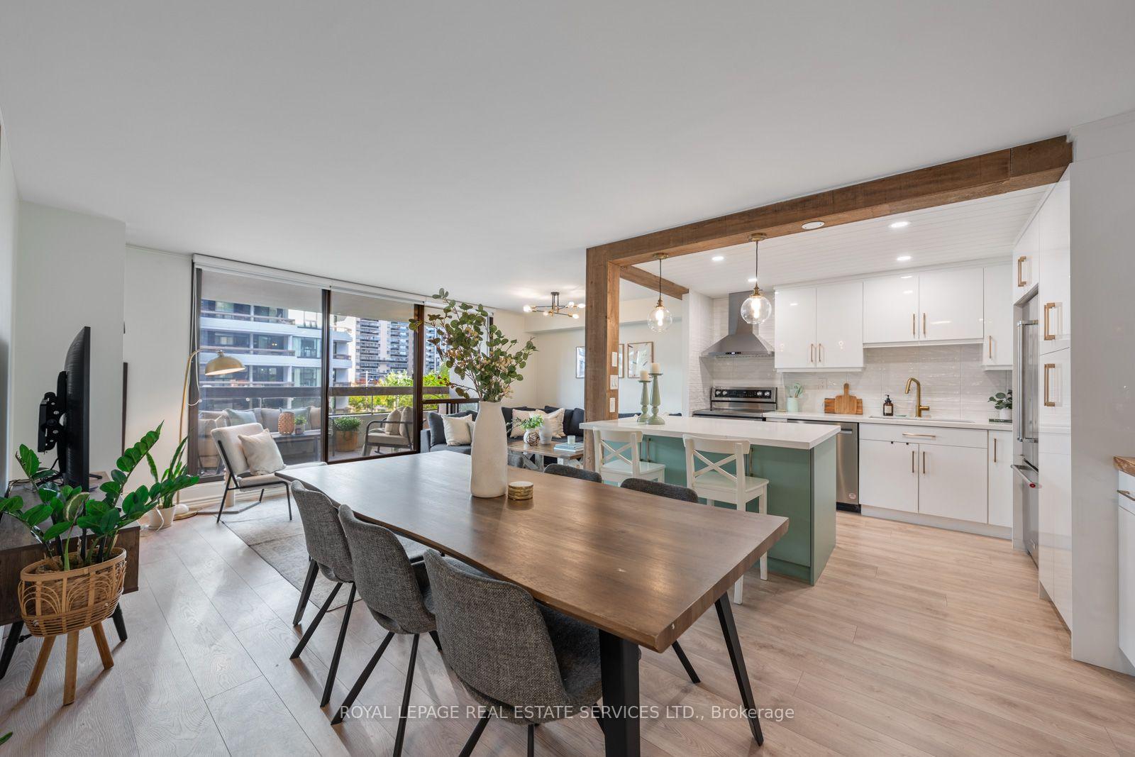 Photo of Unit 309, 80 Quebec Avenue