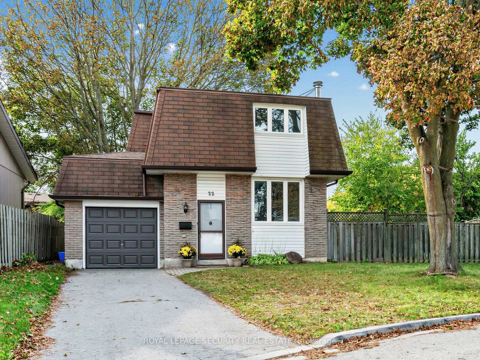 Photo 5 of 22 Harper Court, Whitby, Lynde Creek — HOMEH