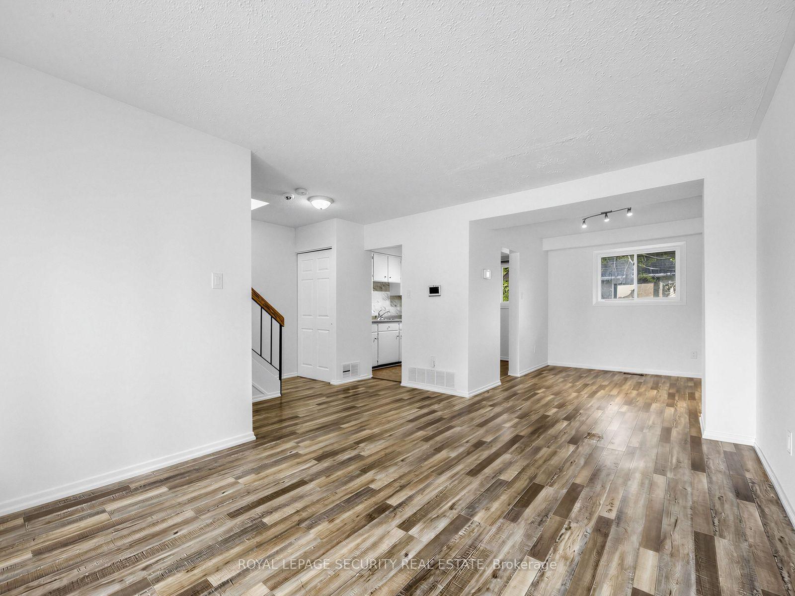 Photo 10 of 22 Harper Court, Whitby, Lynde Creek — HOMEH