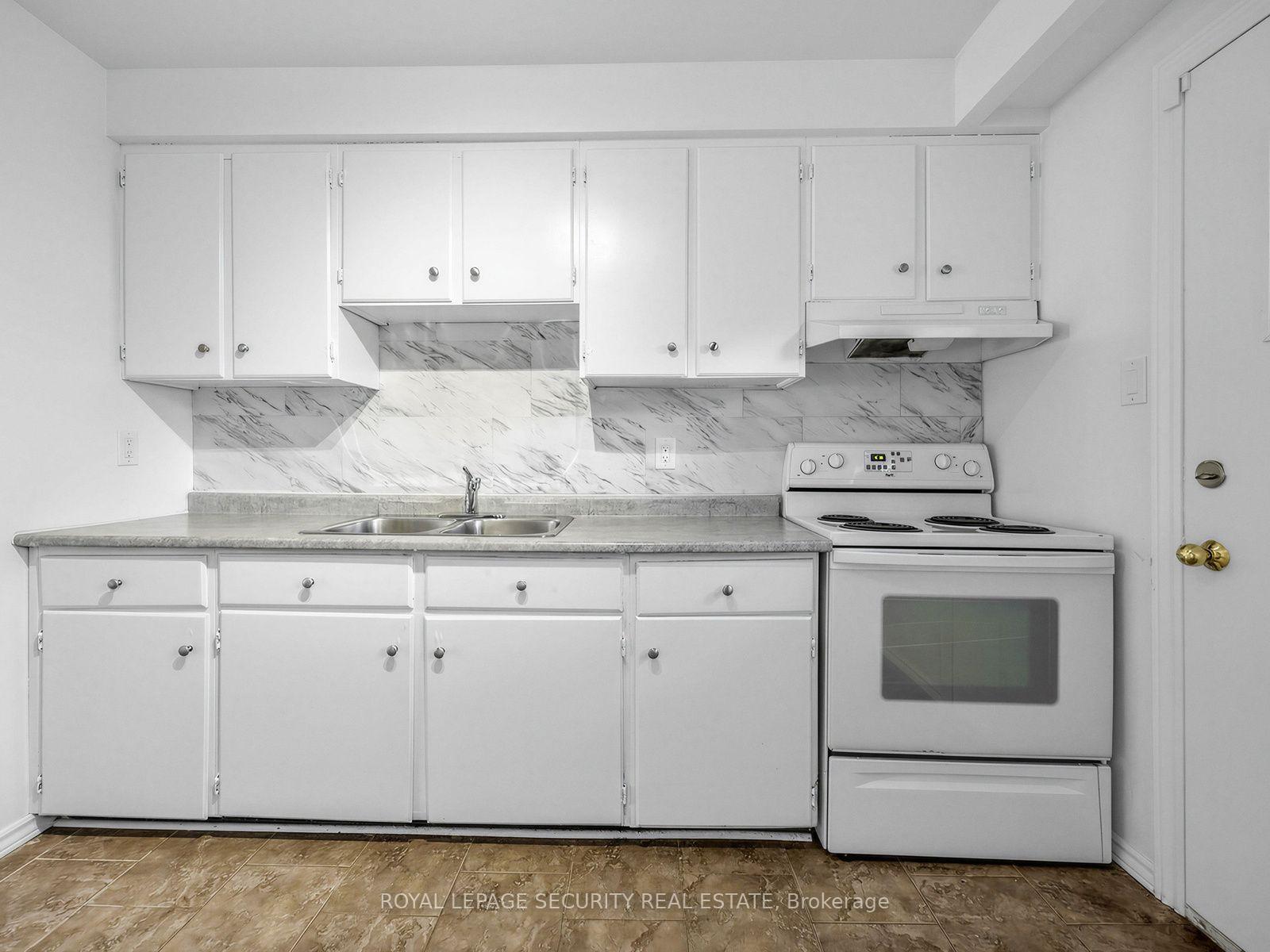 Photo 15 of 22 Harper Court, Whitby, Lynde Creek — HOMEH