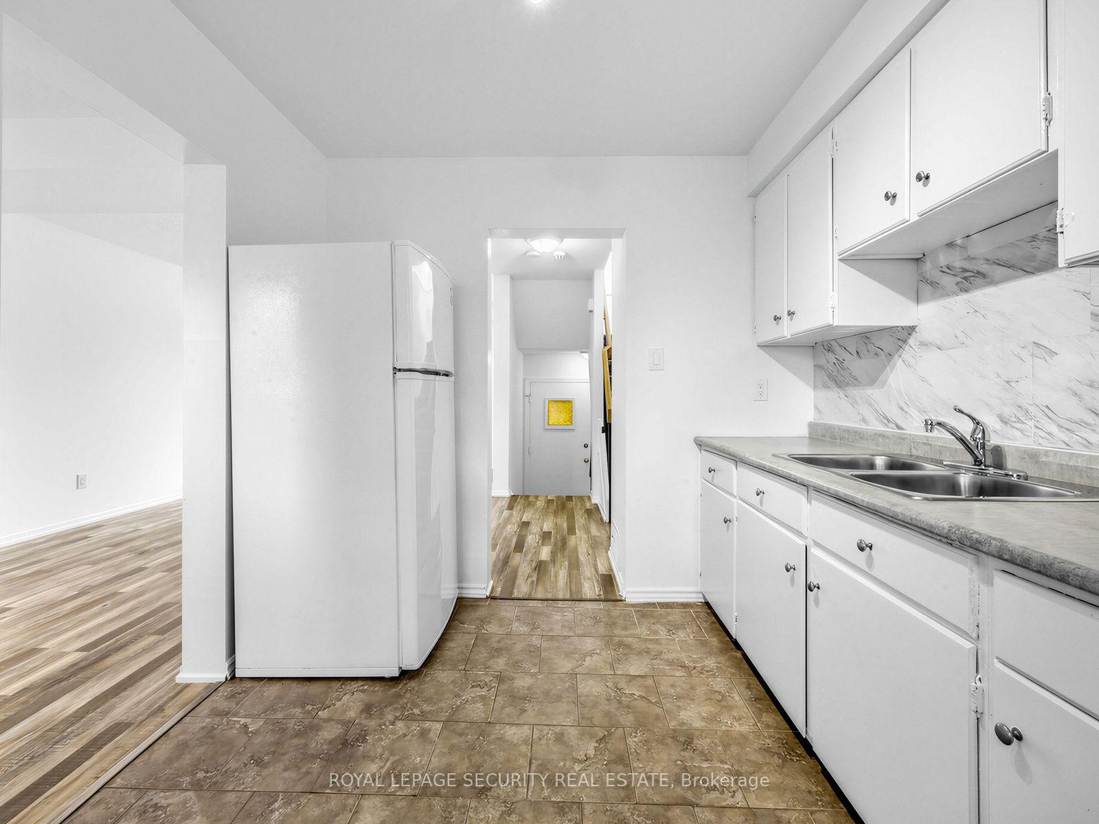 Photo 18 of 22 Harper Court, Whitby, Lynde Creek — HOMEH