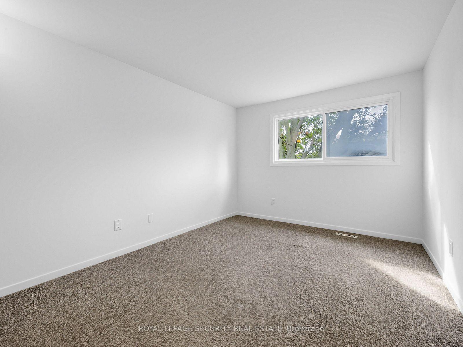Photo 20 of 22 Harper Court, Whitby, Lynde Creek — HOMEH
