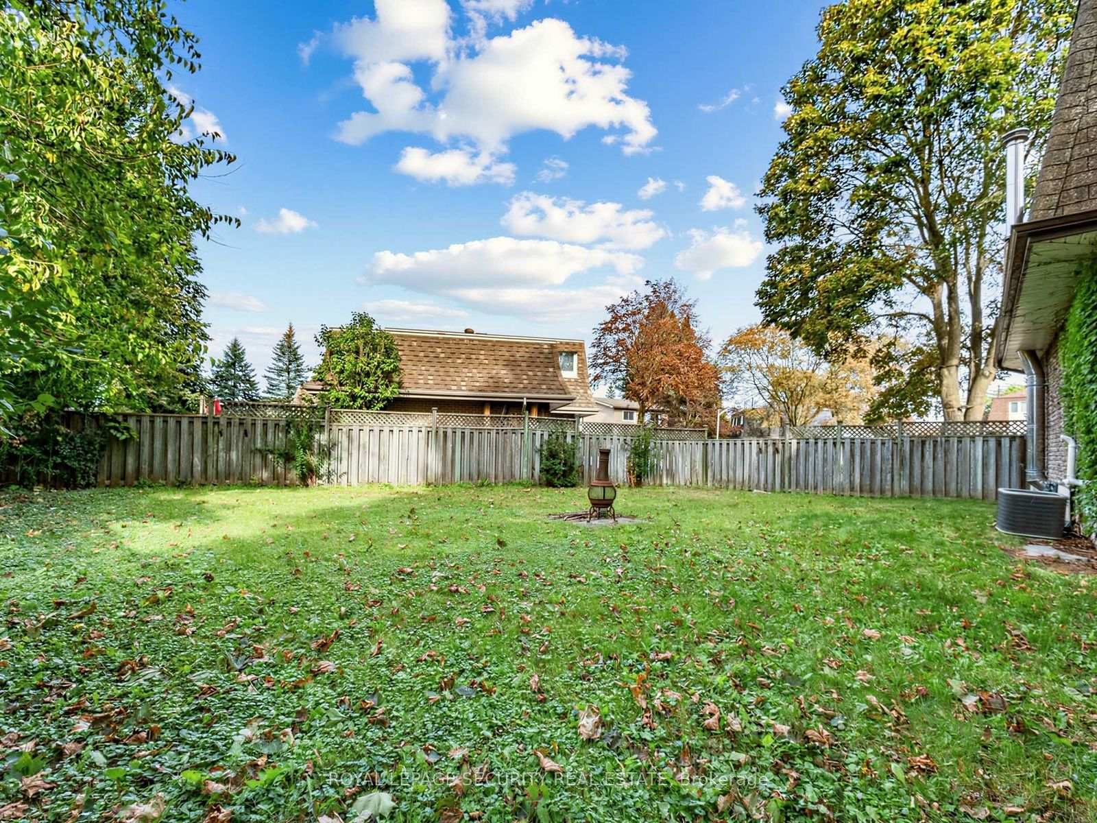 Photo 35 of 22 Harper Court, Whitby, Lynde Creek — HOMEH