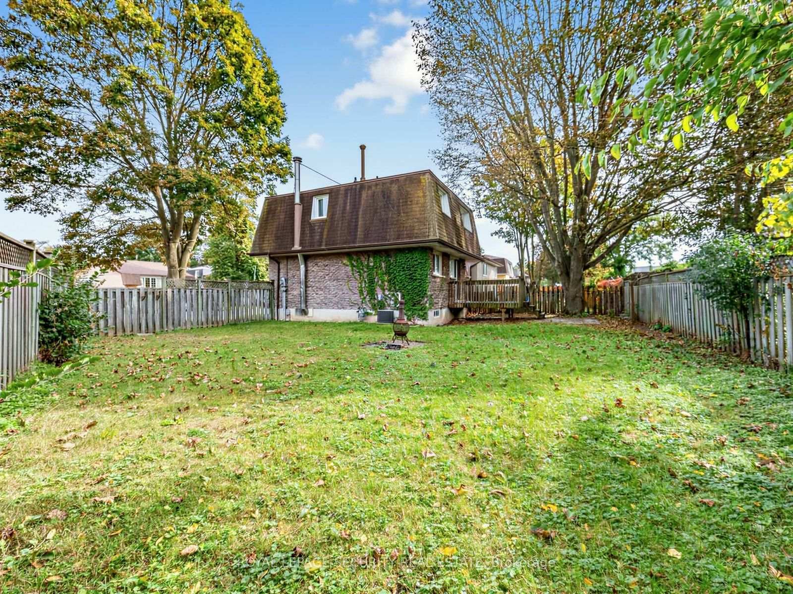 Photo 36 of 22 Harper Court, Whitby, Lynde Creek — HOMEH