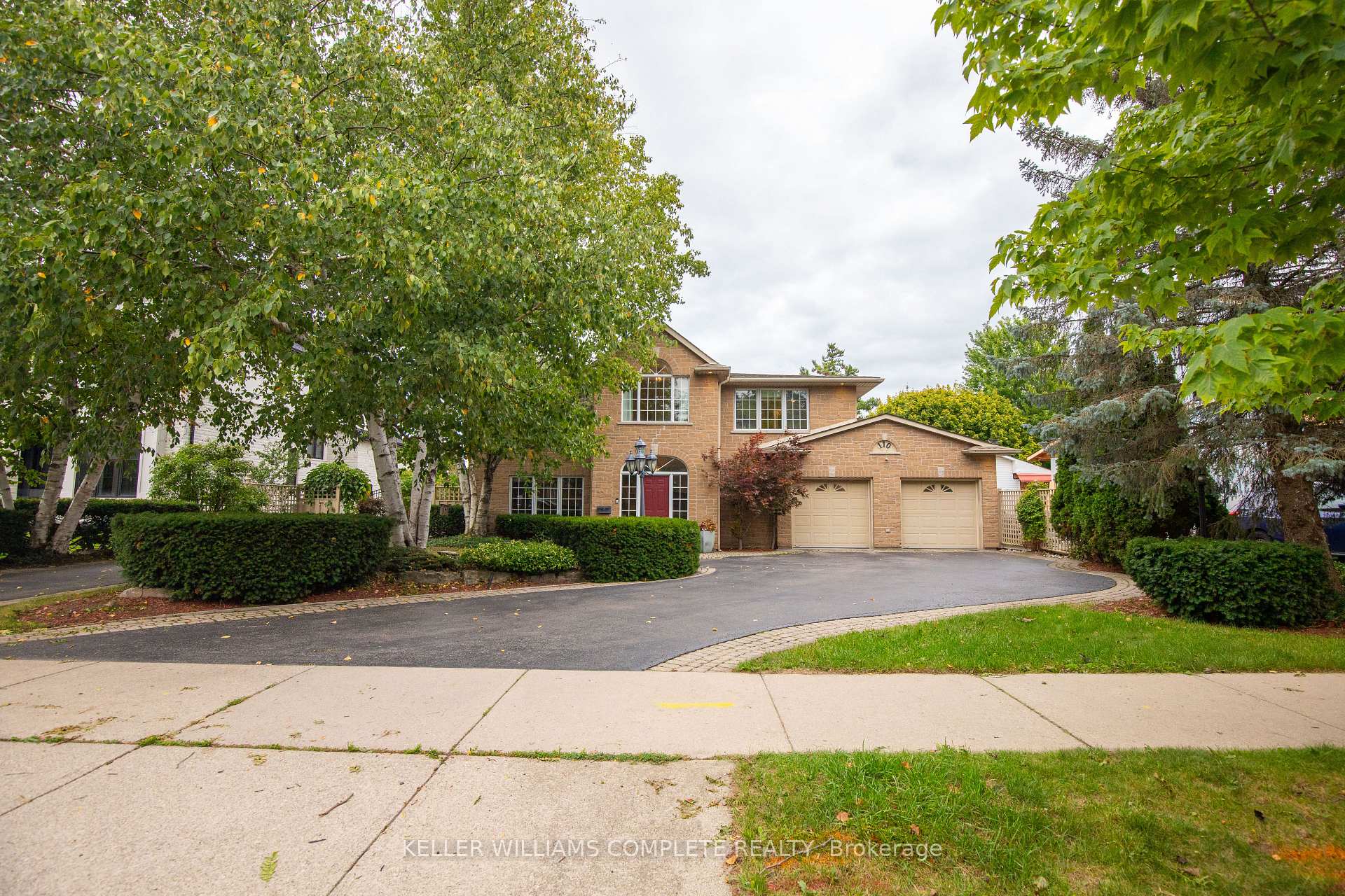 Photo 3 of 110 First Road W, Hamilton, Stoney Creek — HOMEH