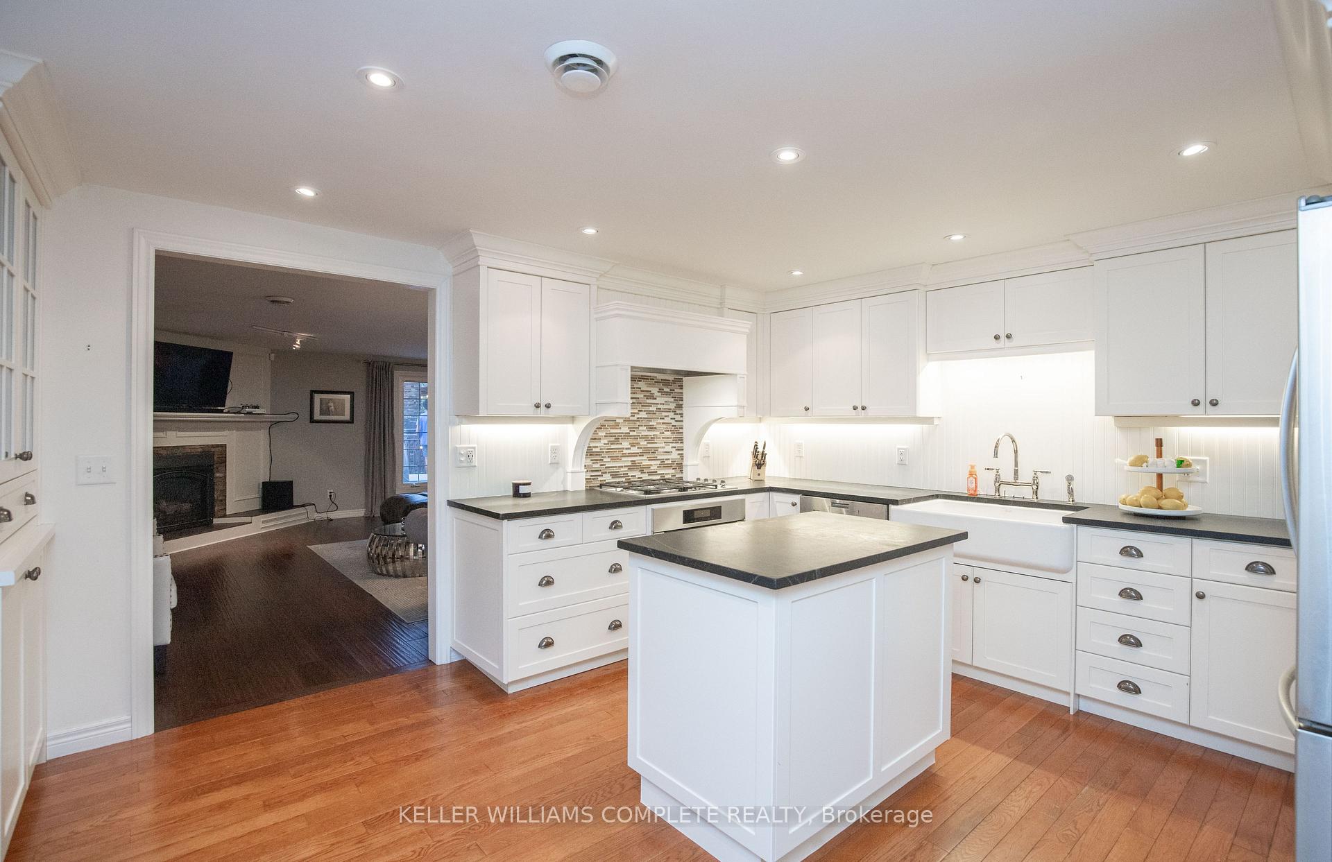 Photo 19 of 110 First Road W, Hamilton, Stoney Creek — HOMEH