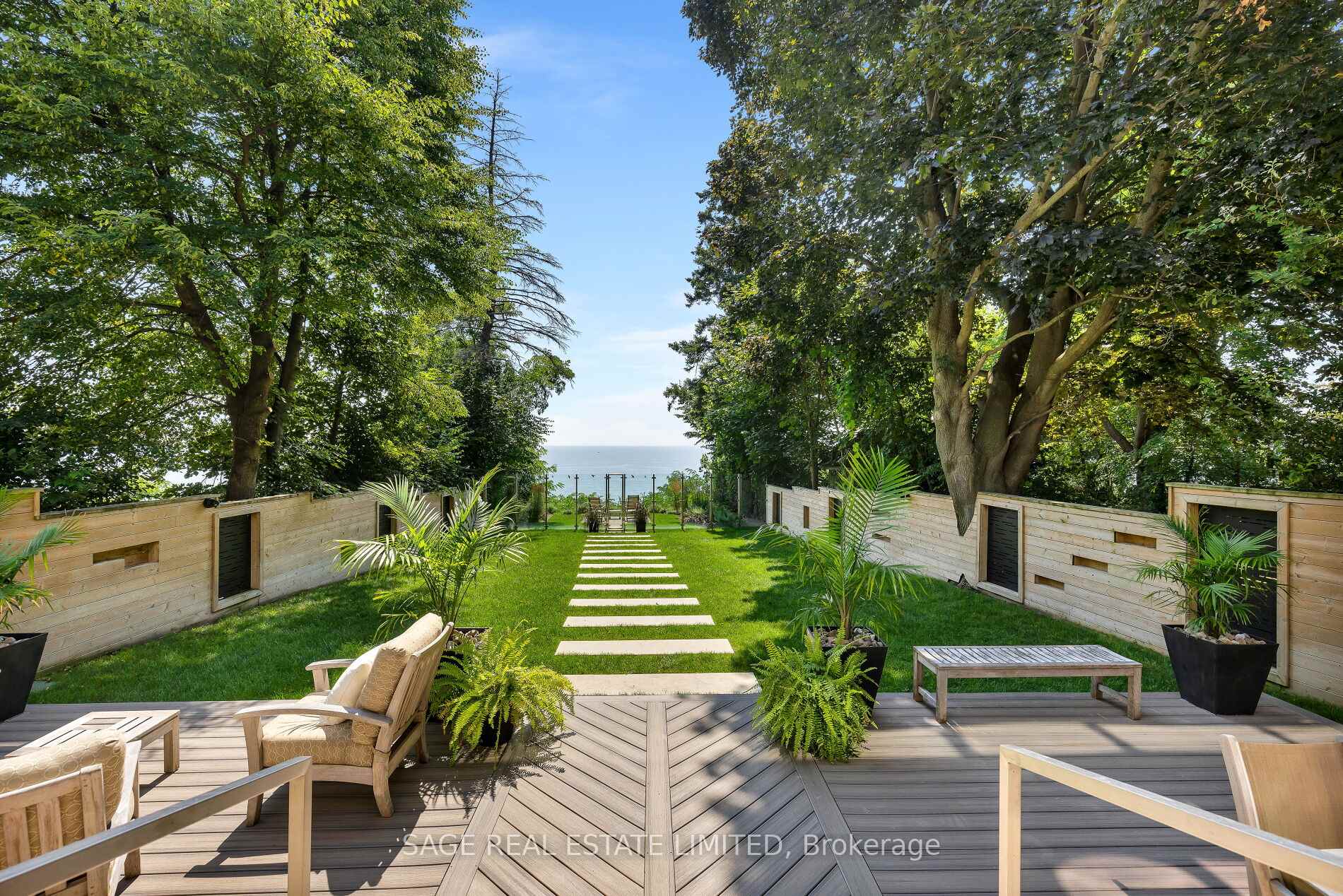 Photo 4 of 79 Fishleigh Drive, Scarborough, Birchcliffe-Cliffside — HOMEH