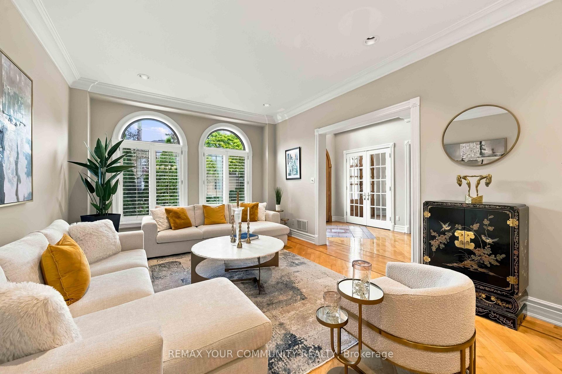Photo 6 of 571 Old Orchard Grove, Toronto, Bedford Park-Nortown — HOMEH