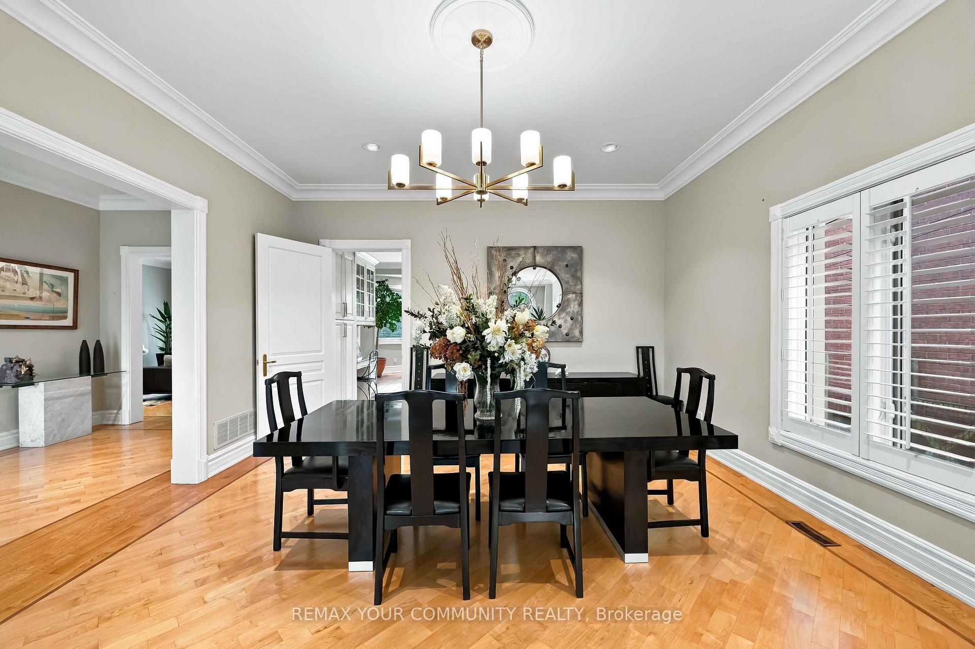 Photo 7 of 571 Old Orchard Grove, Toronto, Bedford Park-Nortown — HOMEH