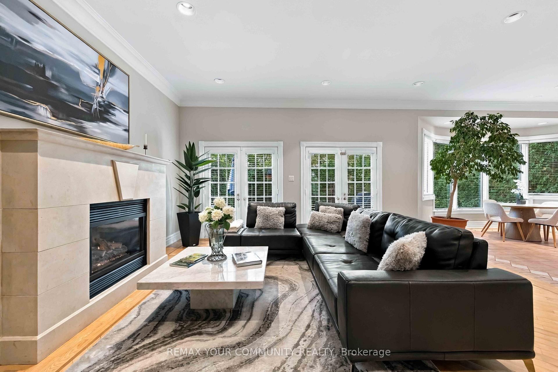 Photo 9 of 571 Old Orchard Grove, Toronto, Bedford Park-Nortown — HOMEH