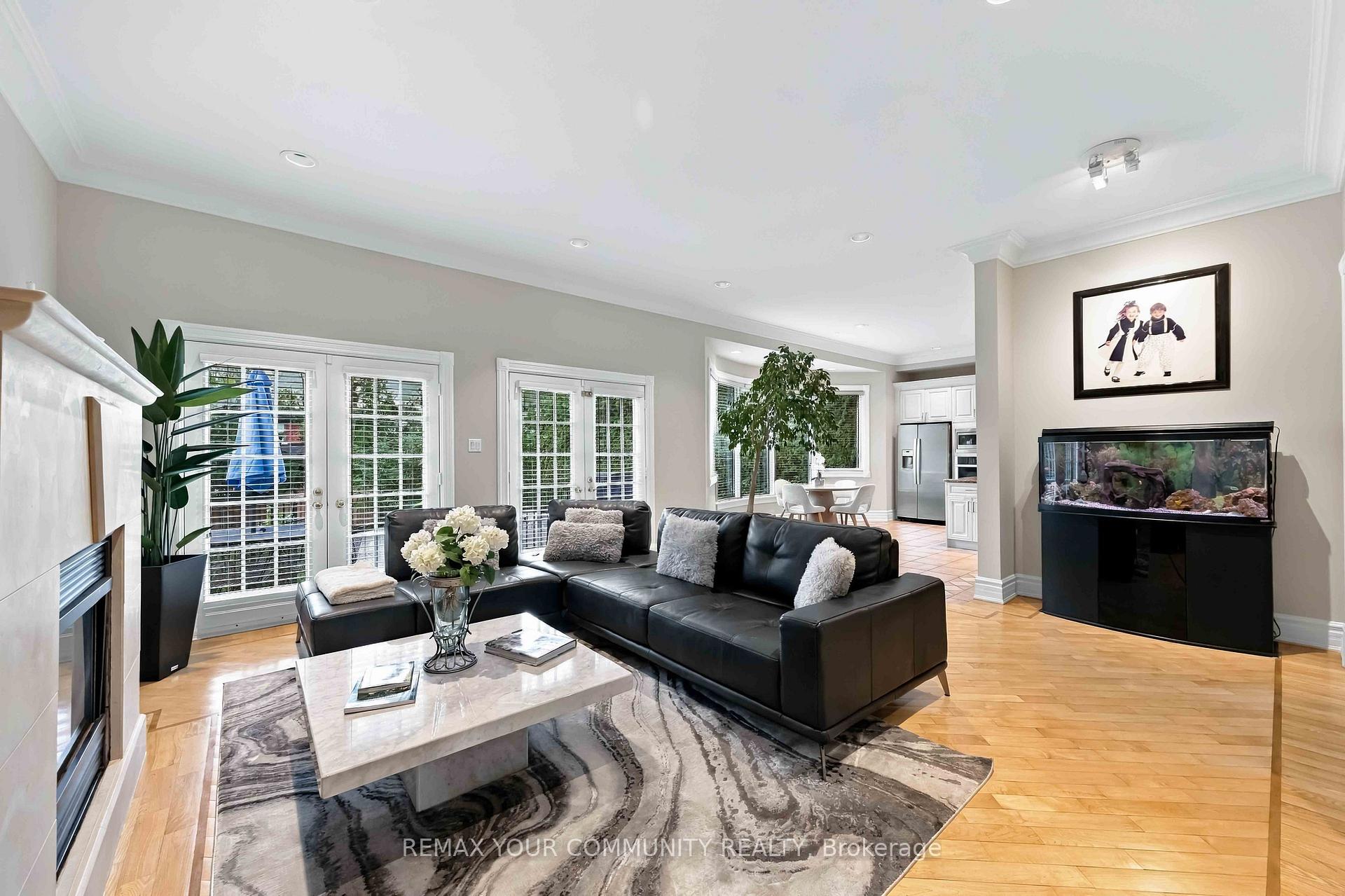 Photo 10 of 571 Old Orchard Grove, Toronto, Bedford Park-Nortown — HOMEH