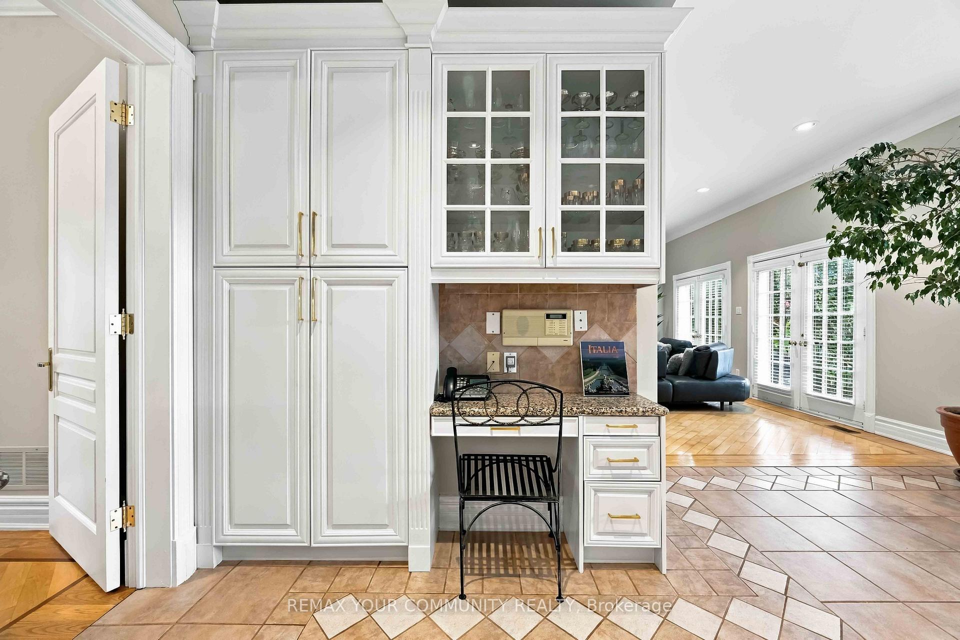 Photo 13 of 571 Old Orchard Grove, Toronto, Bedford Park-Nortown — HOMEH