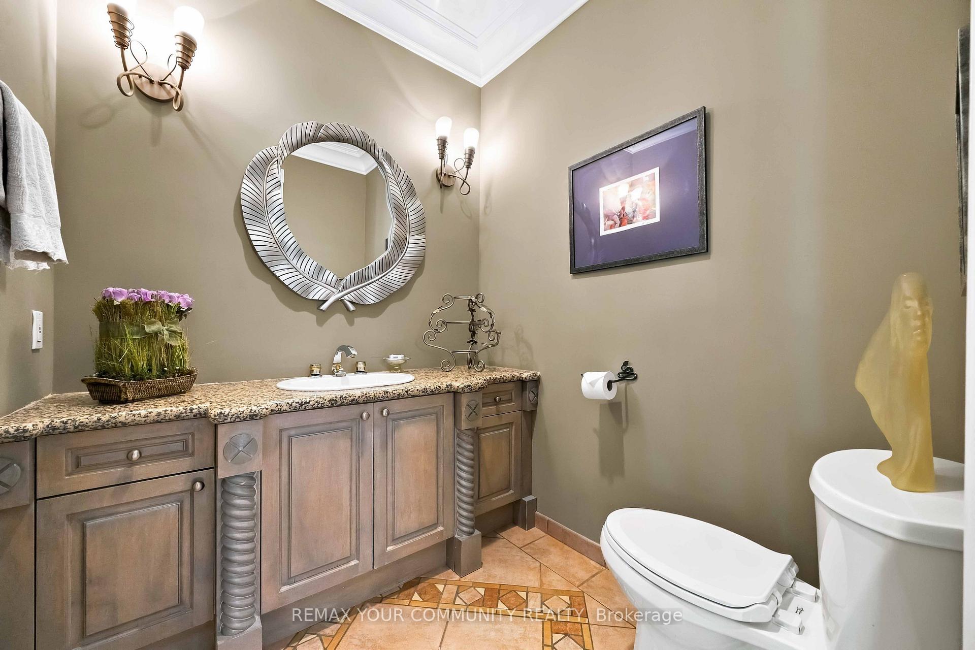 Photo 18 of 571 Old Orchard Grove, Toronto, Bedford Park-Nortown — HOMEH