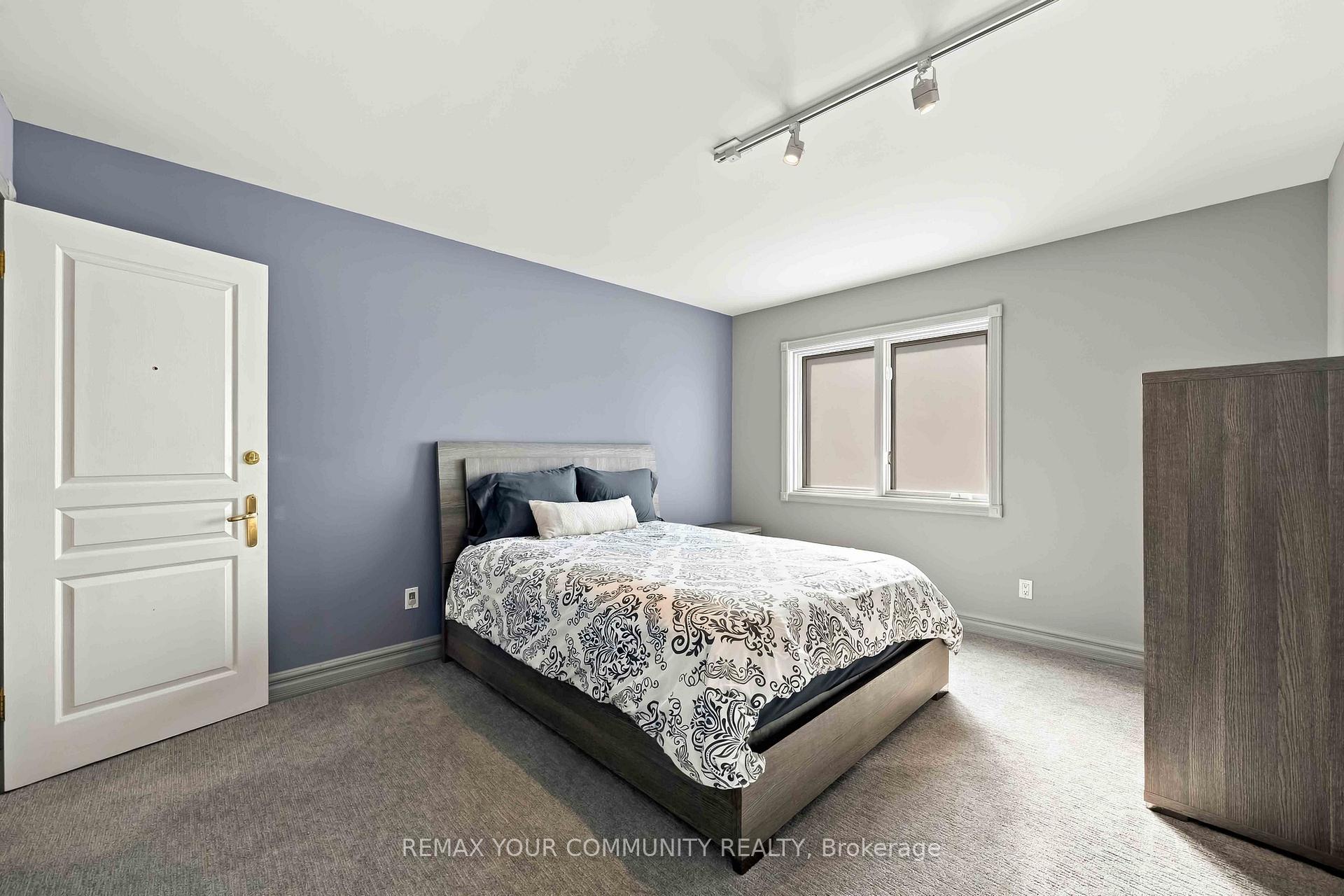 Photo 28 of 571 Old Orchard Grove, Toronto, Bedford Park-Nortown — HOMEH