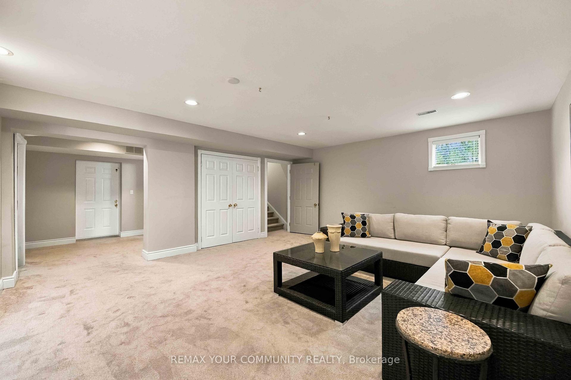 Photo 30 of 571 Old Orchard Grove, Toronto, Bedford Park-Nortown — HOMEH
