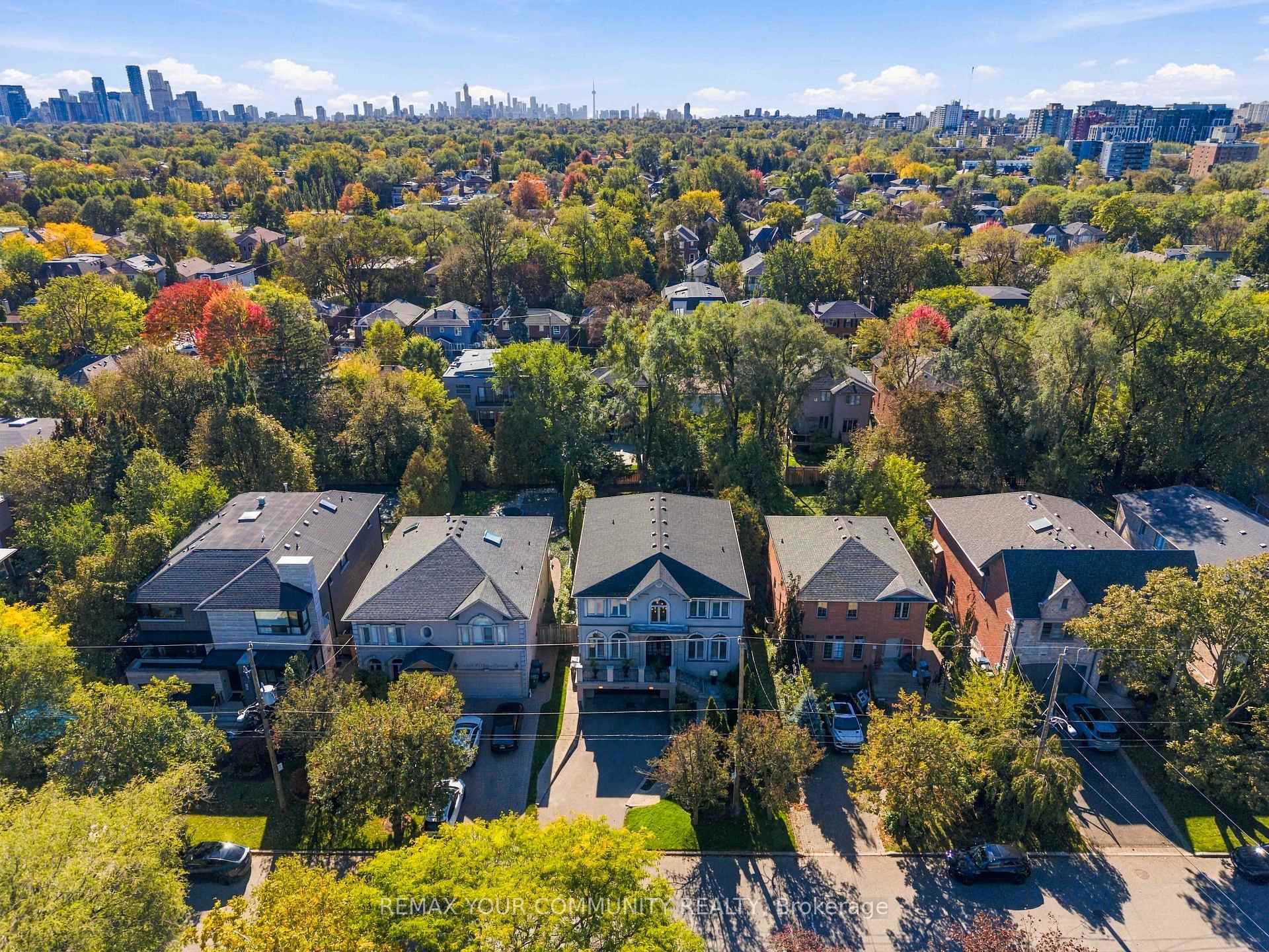 Photo 40 of 571 Old Orchard Grove, Toronto, Bedford Park-Nortown — HOMEH