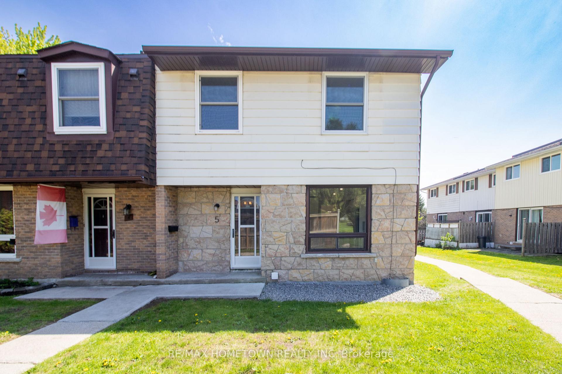 Photo of Unit 5, 1293 Vista Drive