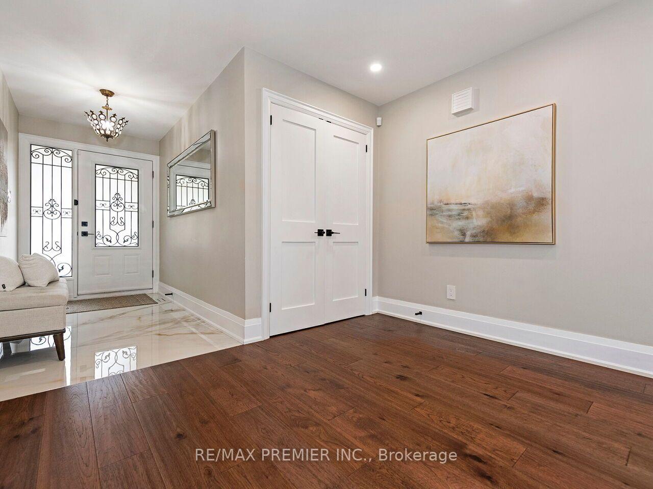 Photo 4 of 38 Spring Town Road, Vaughan, East Woodbridge — HOMEH