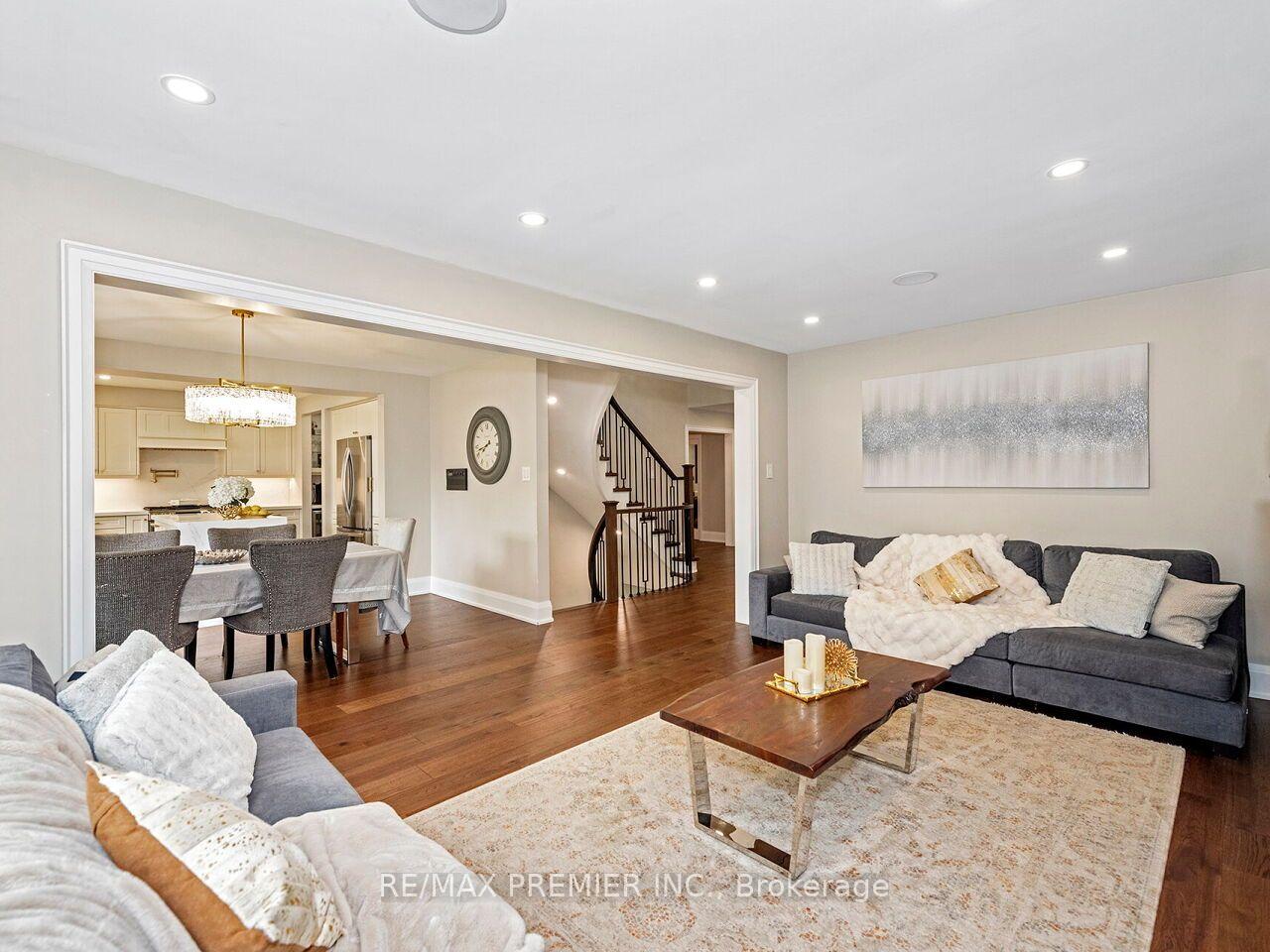 Photo 8 of 38 Spring Town Road, Vaughan, East Woodbridge — HOMEH