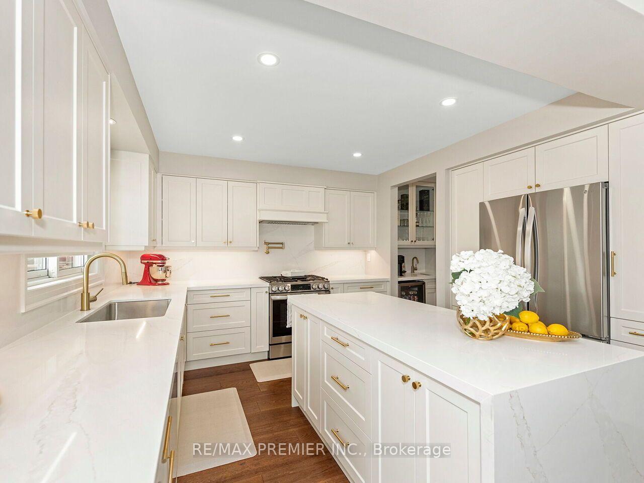 Photo 12 of 38 Spring Town Road, Vaughan, East Woodbridge — HOMEH