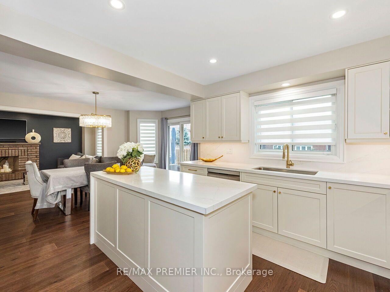 Photo 13 of 38 Spring Town Road, Vaughan, East Woodbridge — HOMEH