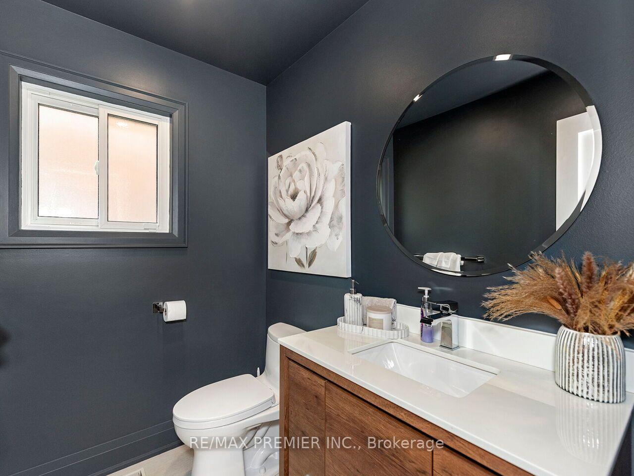 Photo 22 of 38 Spring Town Road, Vaughan, East Woodbridge — HOMEH