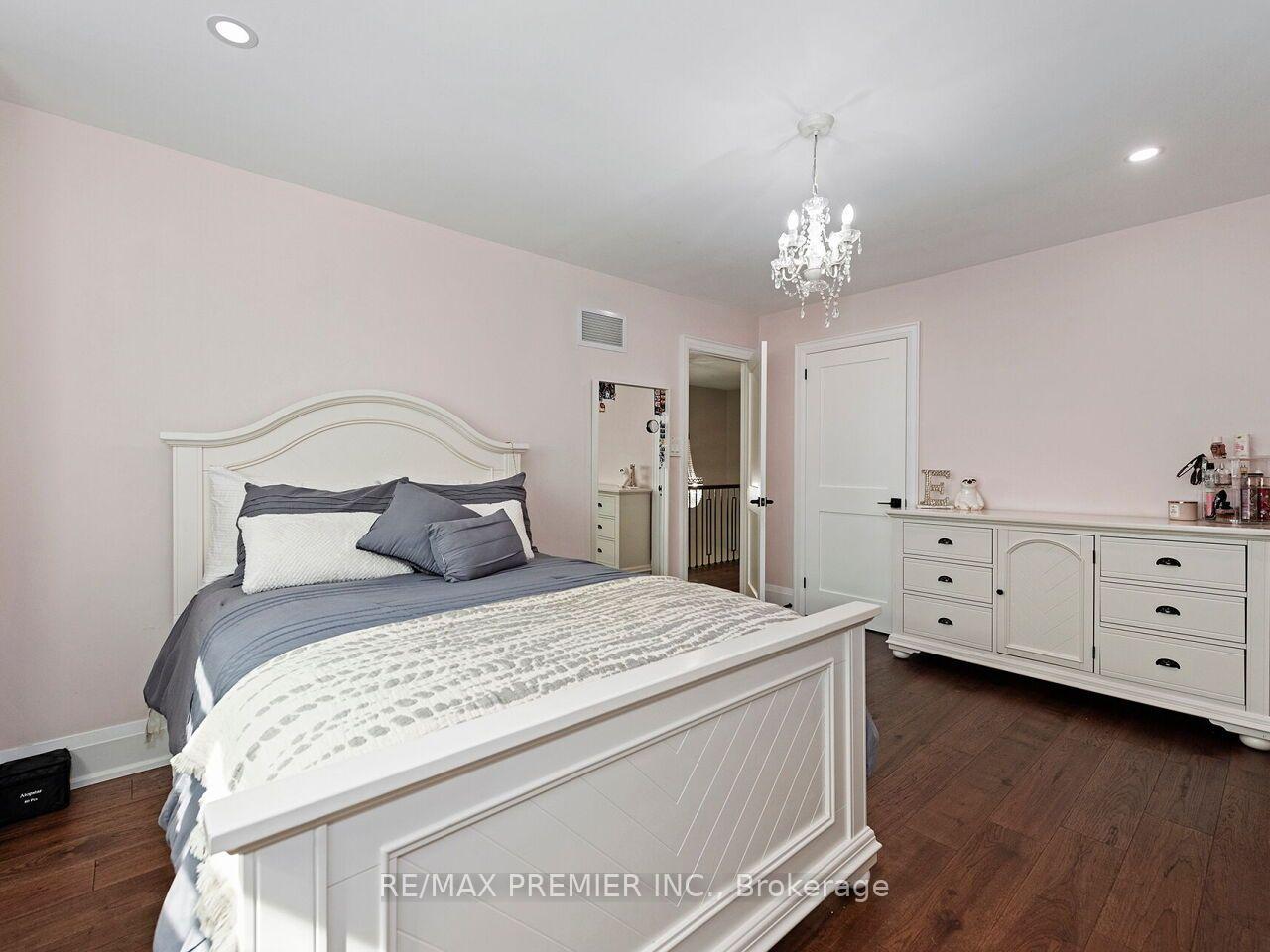 Photo 31 of 38 Spring Town Road, Vaughan, East Woodbridge — HOMEH