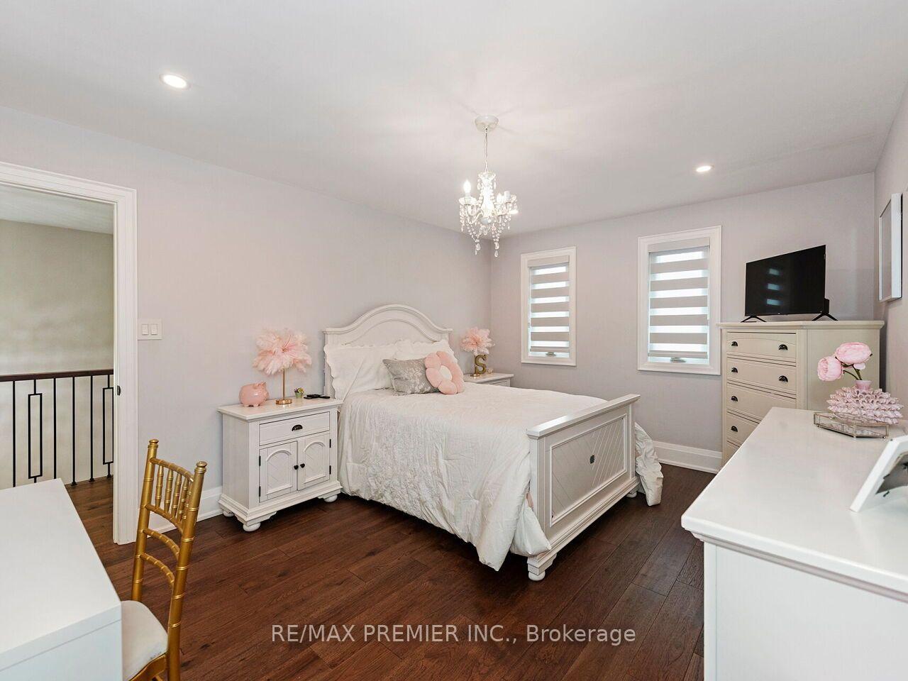Photo 32 of 38 Spring Town Road, Vaughan, East Woodbridge — HOMEH