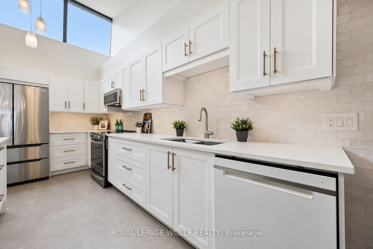 Photo 5 of Unit PH2, 260 Sheldon Avenue N, Kitchener, Eastwood — HOMEH