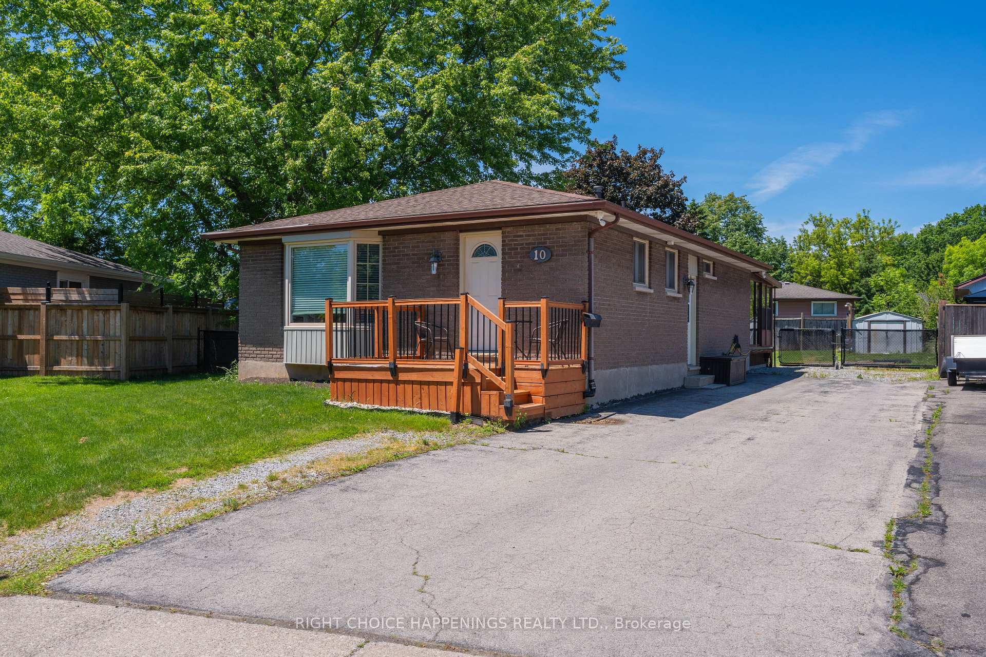 Photo 1 of 10 Newleaf Crescent, Welland, N. Welland — HOMEH