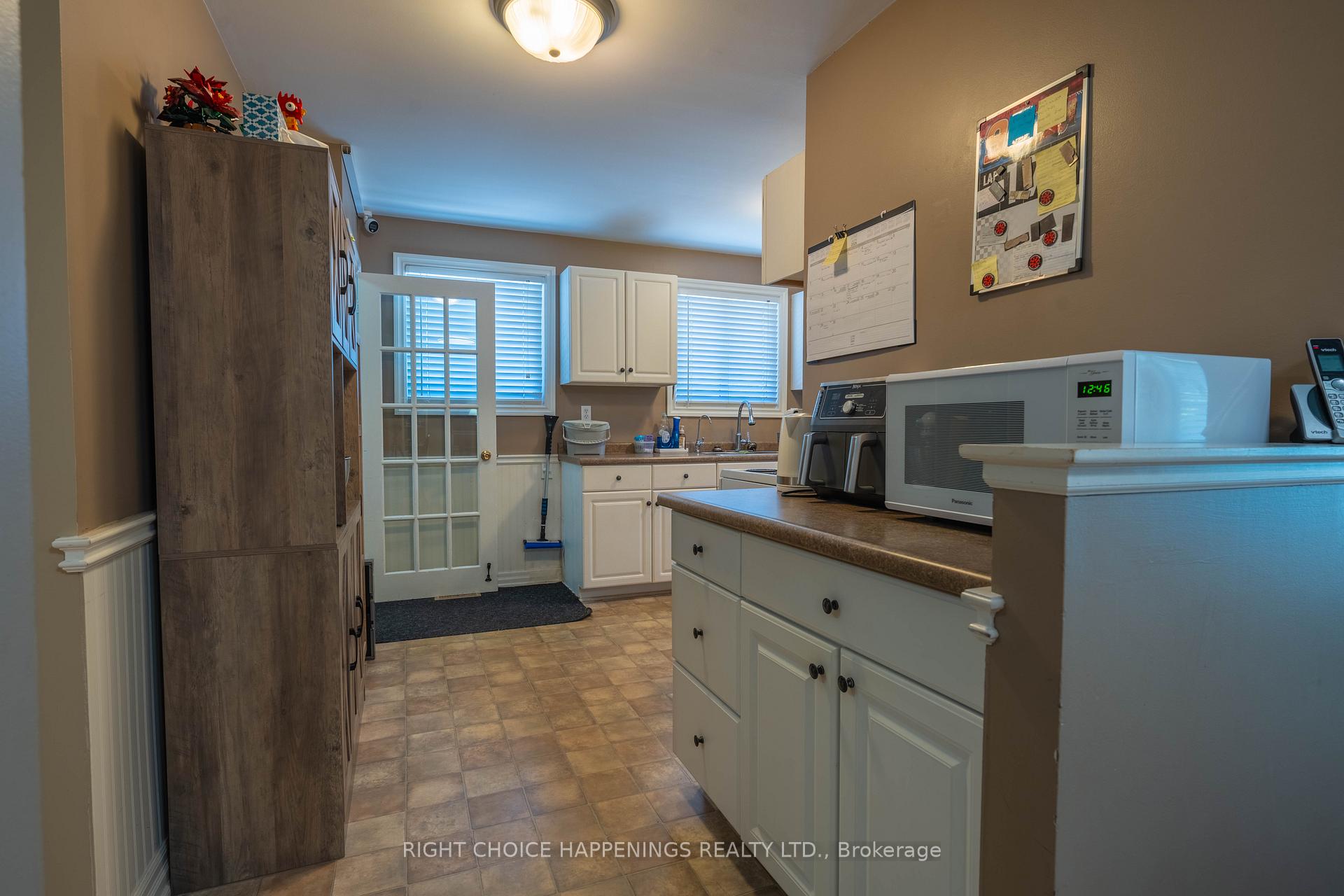 Photo 8 of 10 Newleaf Crescent, Welland, N. Welland — HOMEH