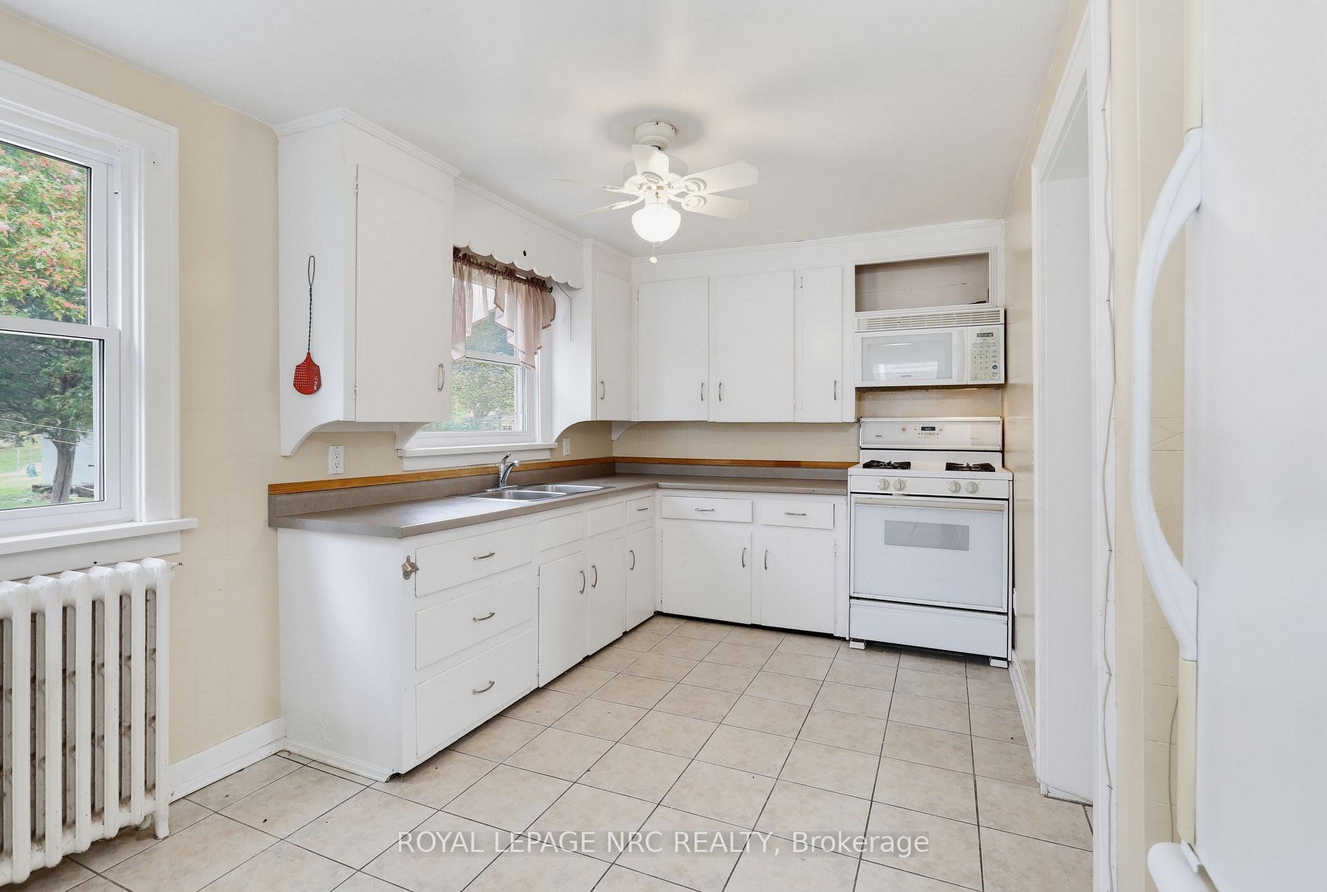 Photo 13 of 536 Fielden Avenue, Port Colborne, Main Street — HOMEH