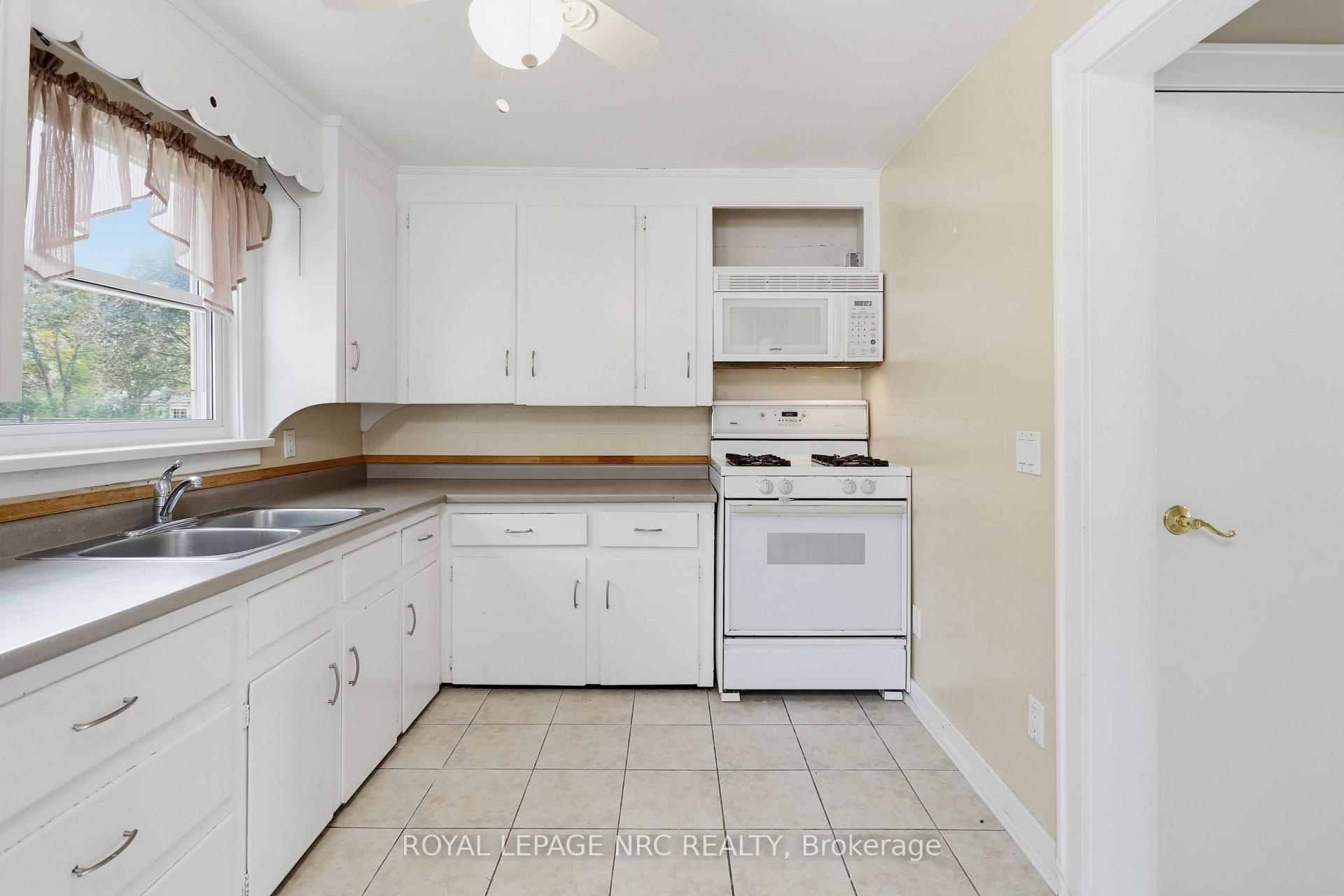 Photo 14 of 536 Fielden Avenue, Port Colborne, Main Street — HOMEH