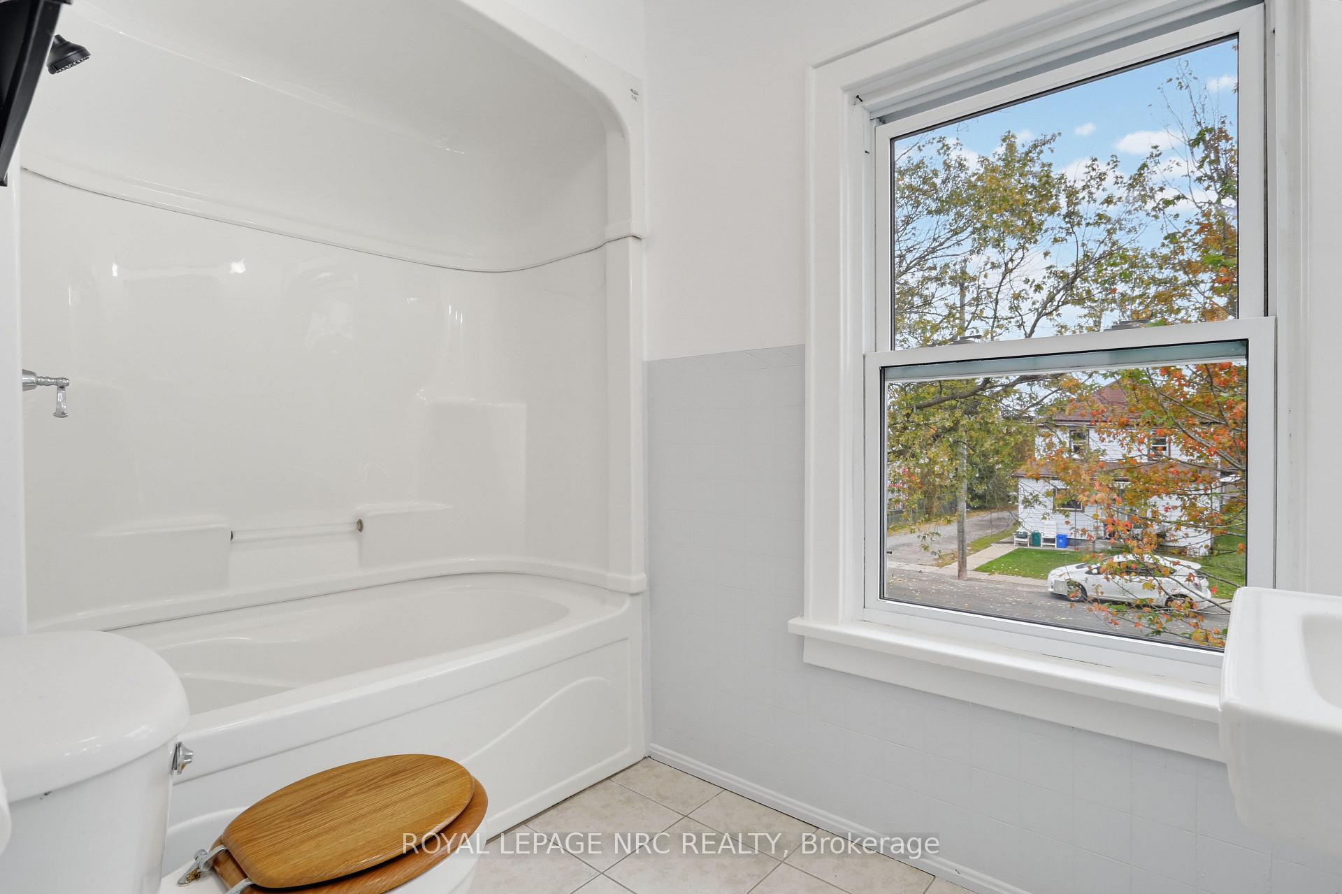 Photo 25 of 536 Fielden Avenue, Port Colborne, Main Street — HOMEH