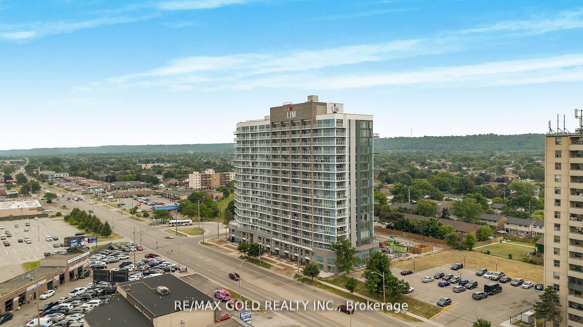Photo 3 of Unit 803, 2782 Barton Street E, Hamilton, Riverdale — HOMEH
