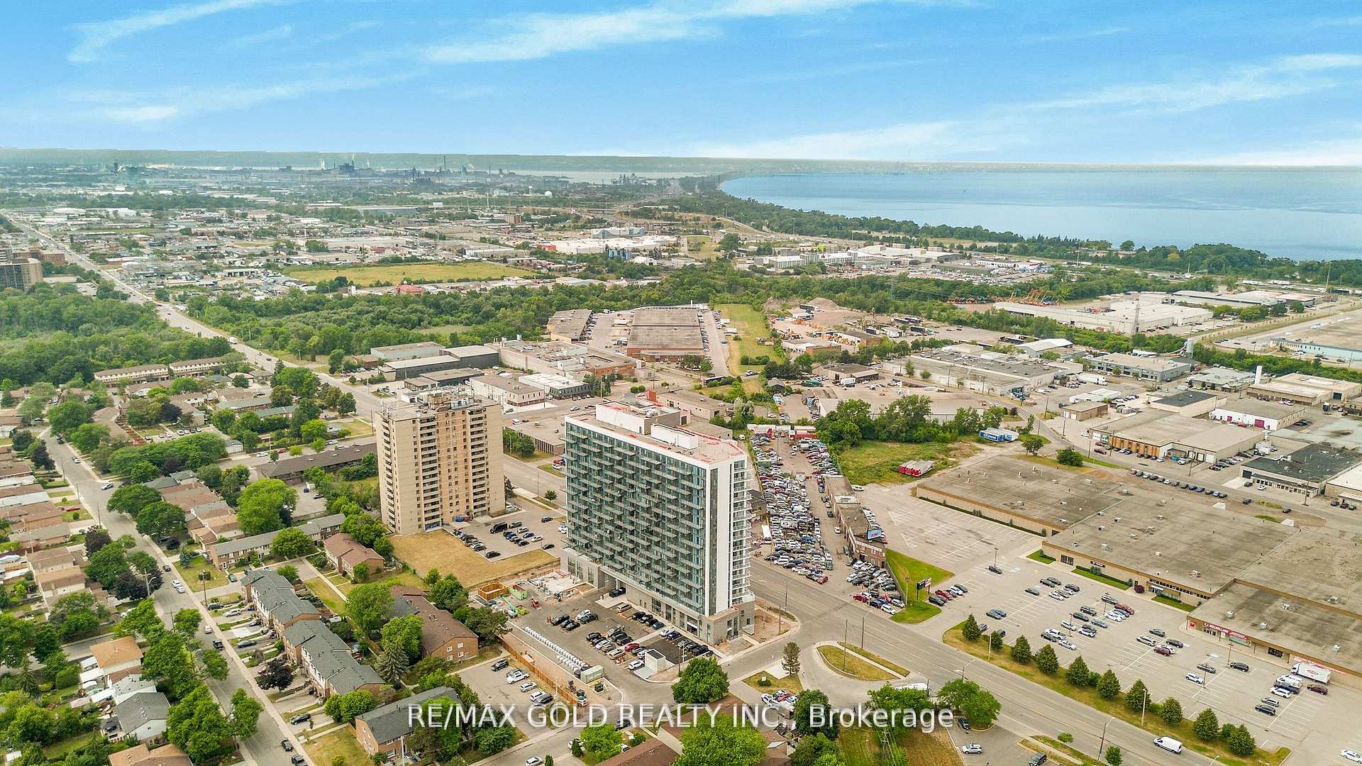 Photo 5 of Unit 803, 2782 Barton Street E, Hamilton, Riverdale — HOMEH