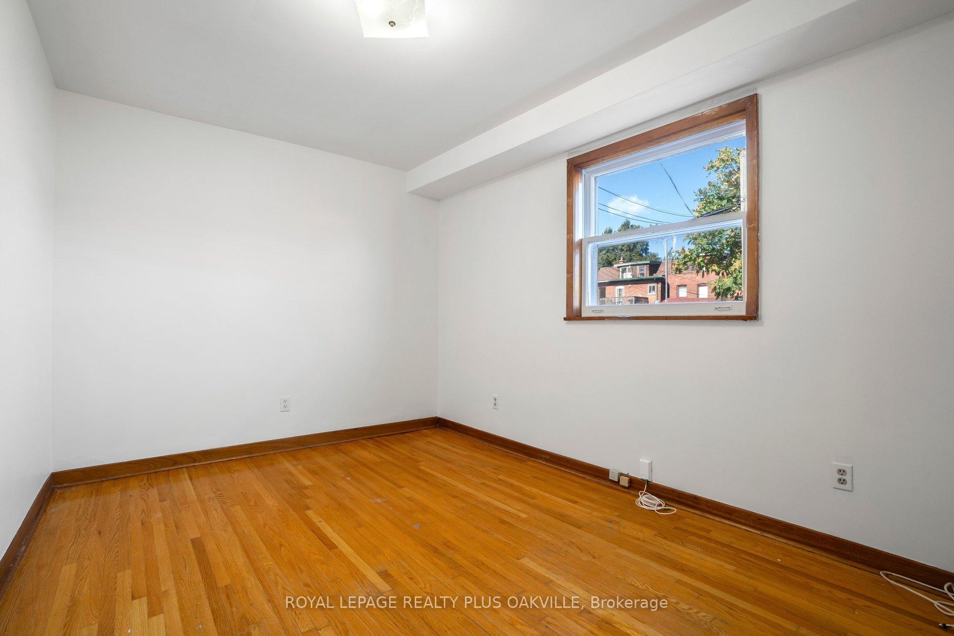 Photo 13 of 72a Lindsey Avenue, Toronto, Dufferin Grove — HOMEH