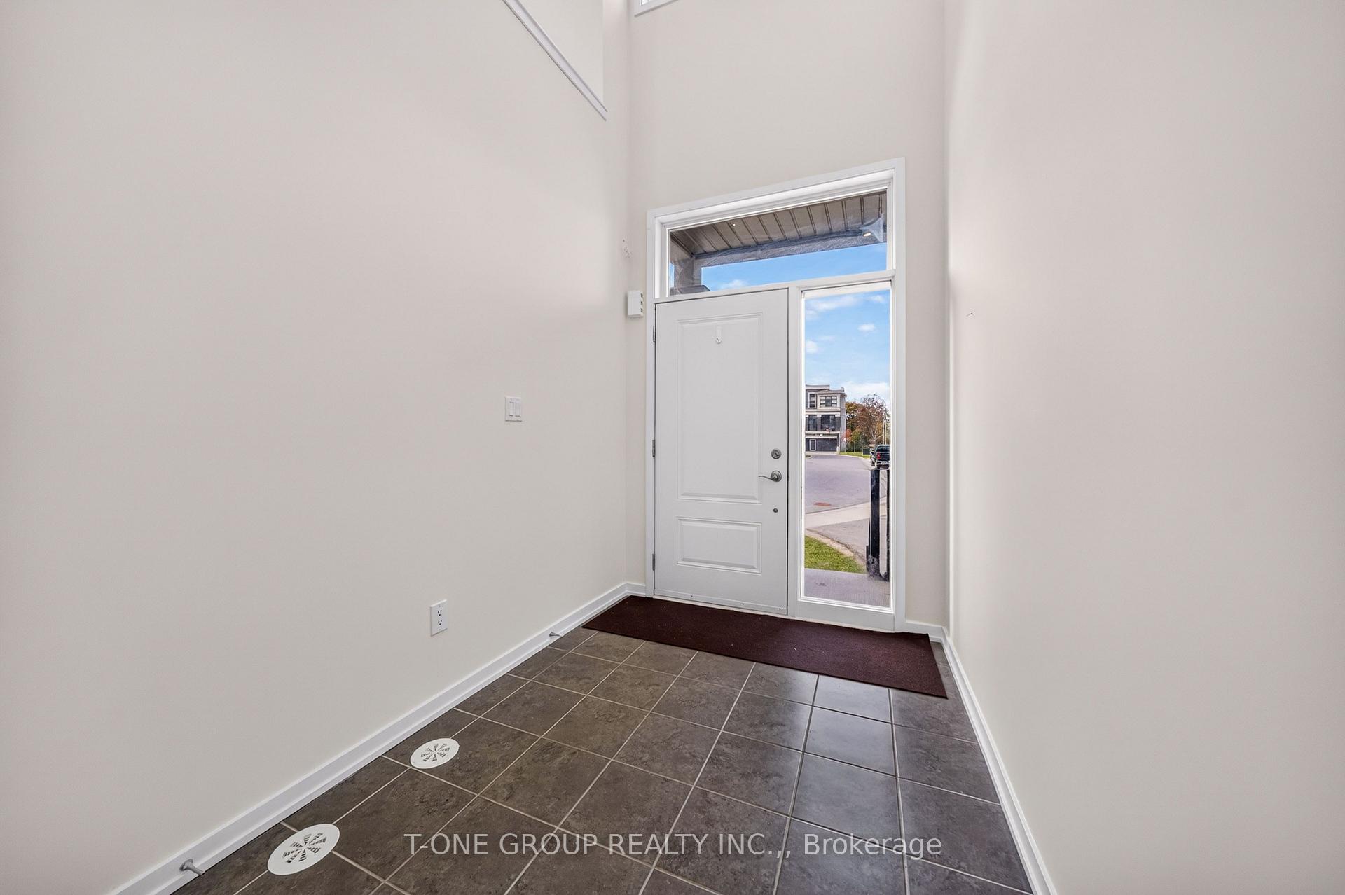 Photo 3 of 54 Pantheon Lane, Markham, Wismer — HOMEH
