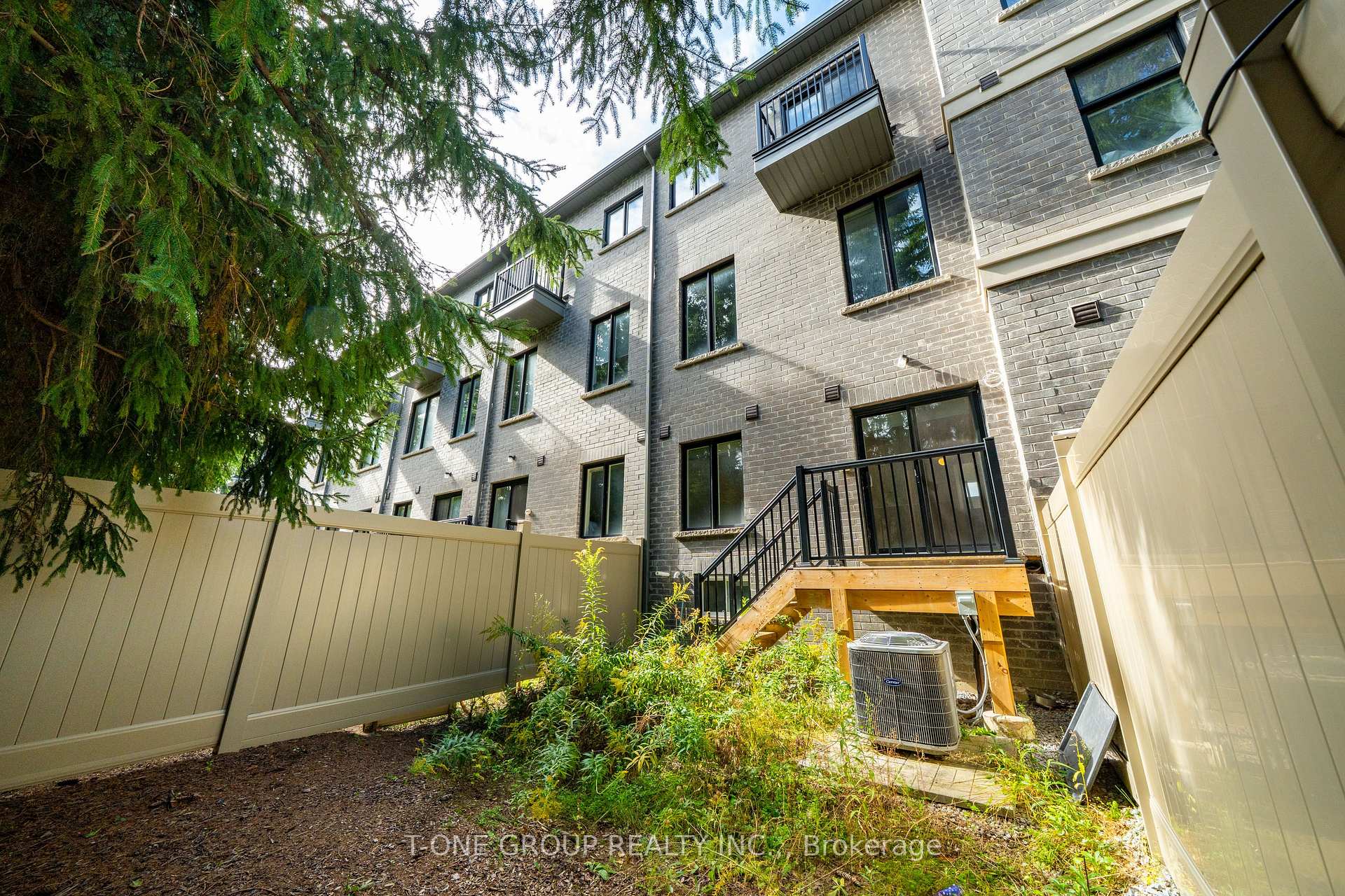 Photo 43 of 54 Pantheon Lane, Markham, Wismer — HOMEH