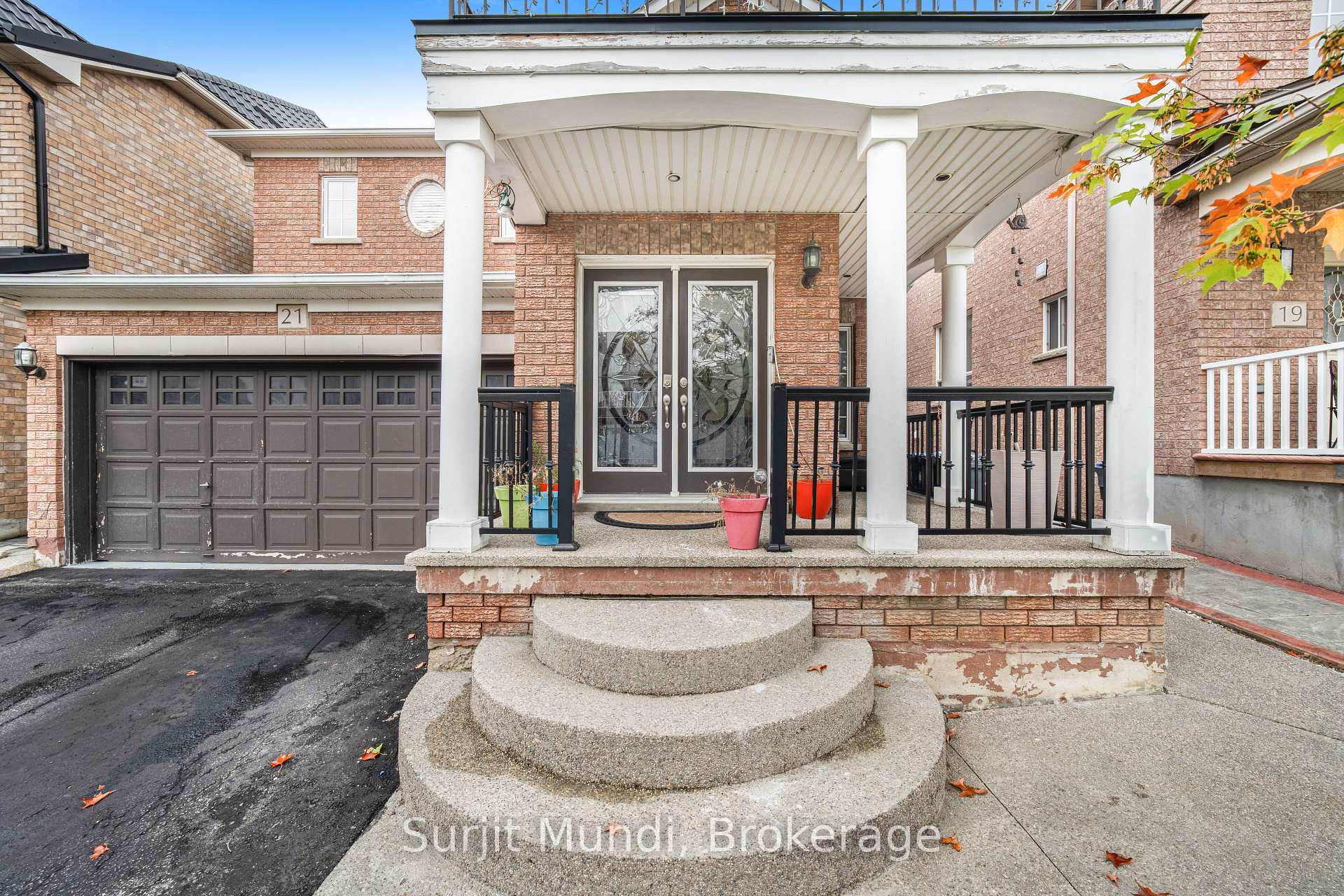 Photo 6 of 21 Amboise Crescent, Brampton, Fletcher's Meadow — HOMEH